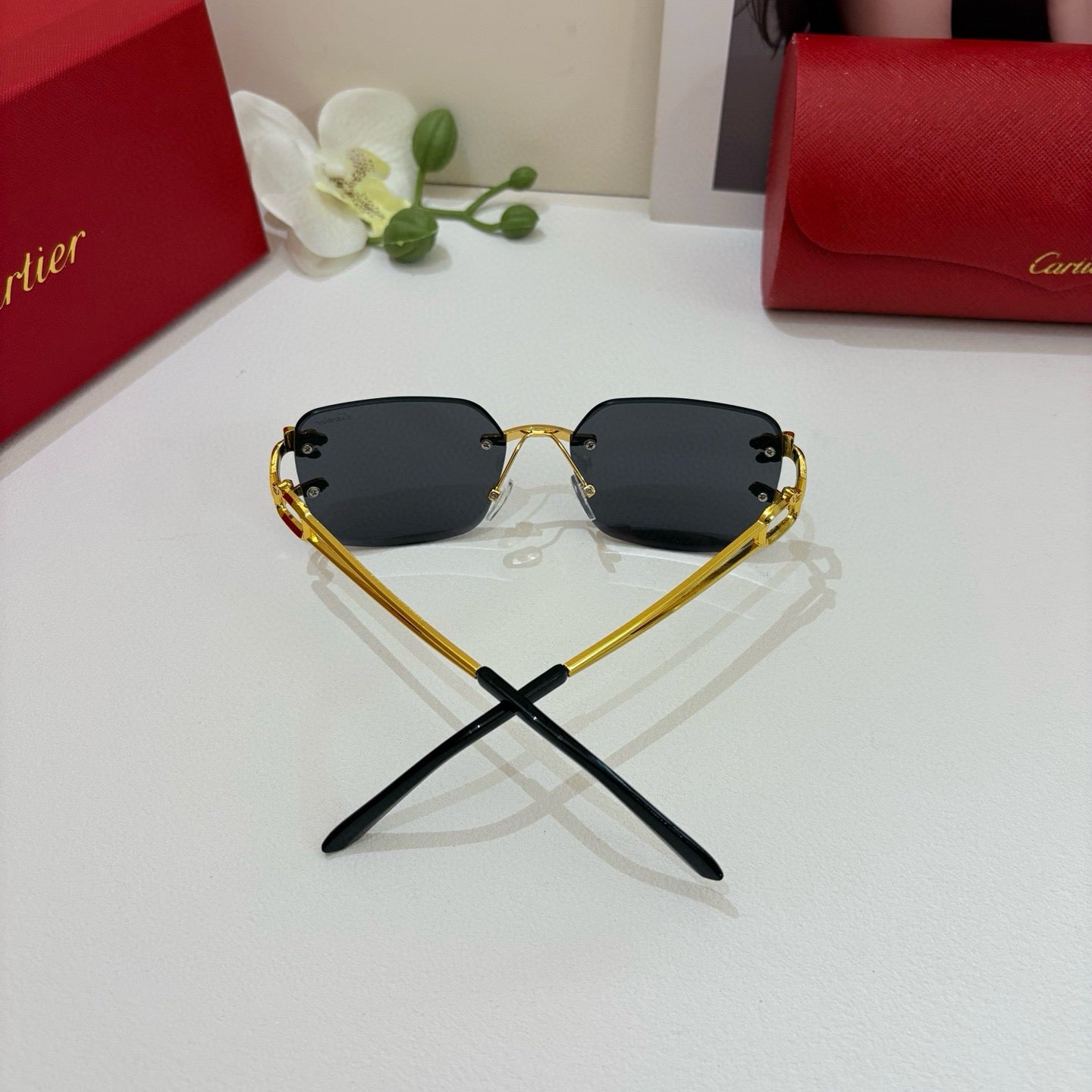 Cartier Fashion Silver Lens Sunglasses for Men & Women - 465741