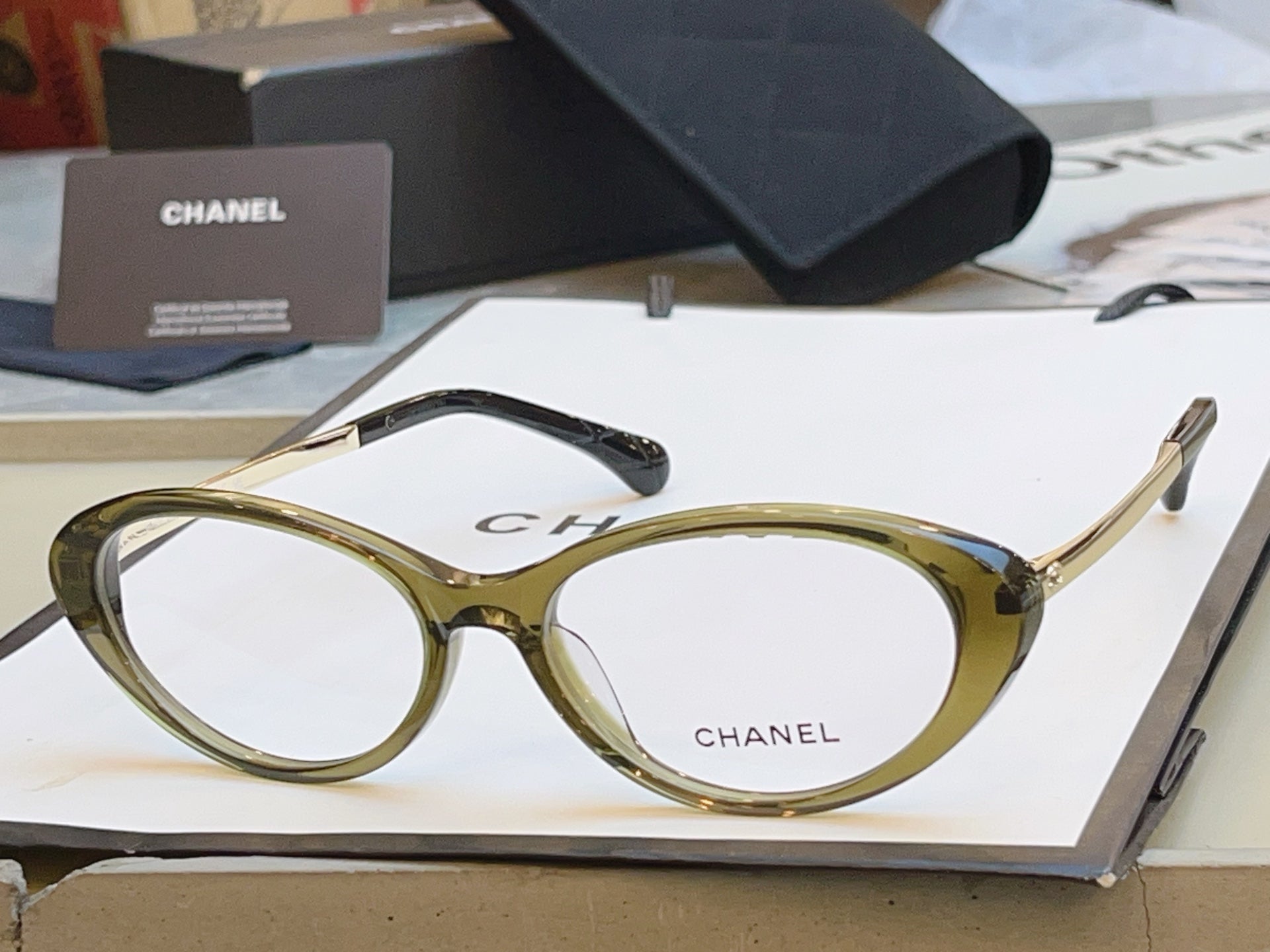 Chanel 3508 Fashion Gold Lens Sunglasses for Men & Women - detail image 6