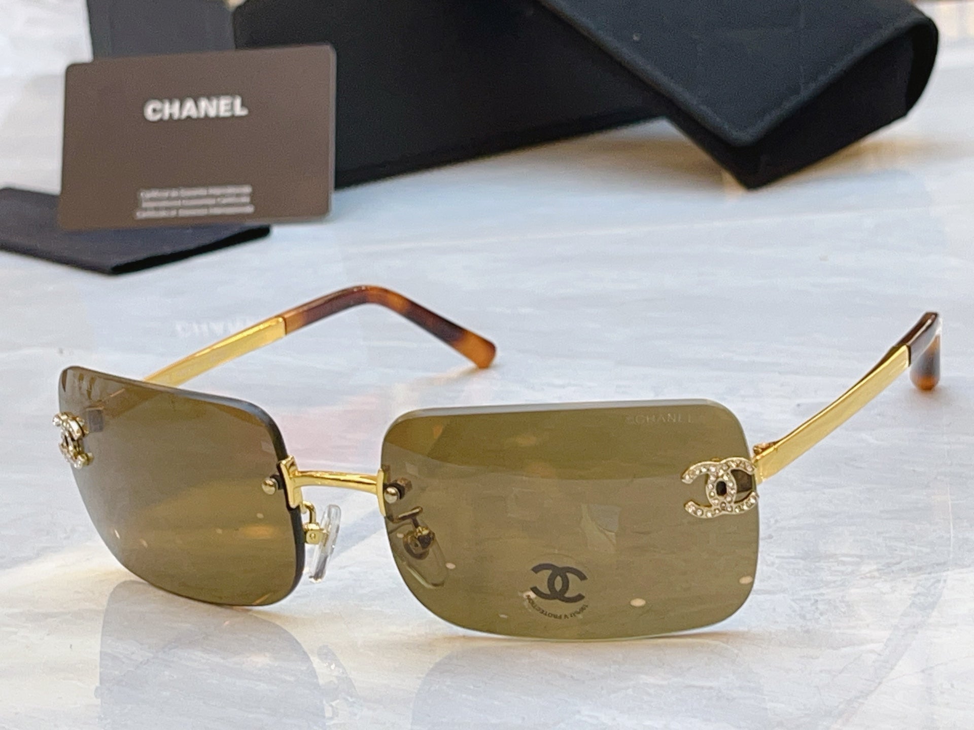 Chanel CH4218 Fashion Silver Lens Sunglasses for Men & Women - detail image 2