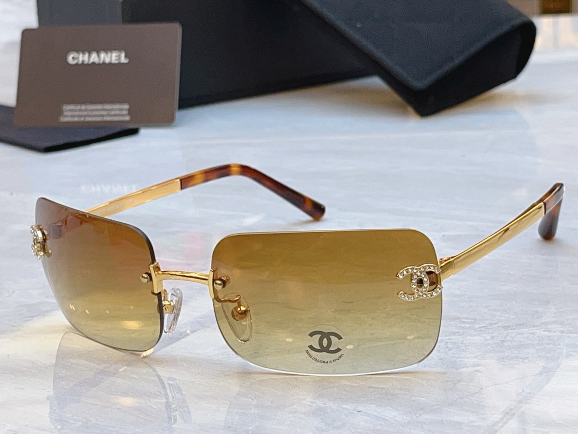 Chanel CH4218 Fashion Silver Lens Sunglasses for Men & Women - detail image 9