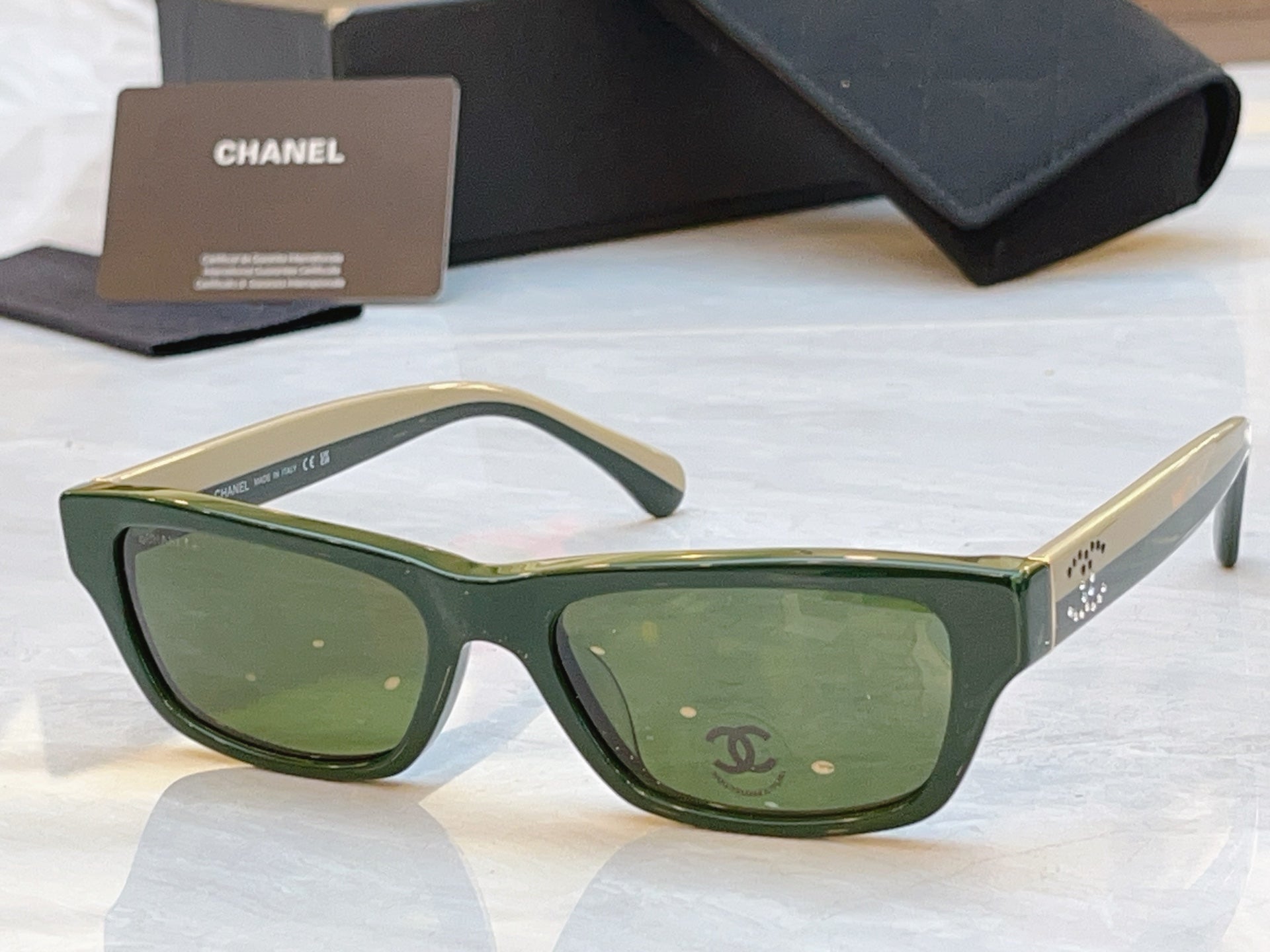 Chanel CH5561B Fashion Gold Lens Sunglasses for Men & Women - detail image 4
