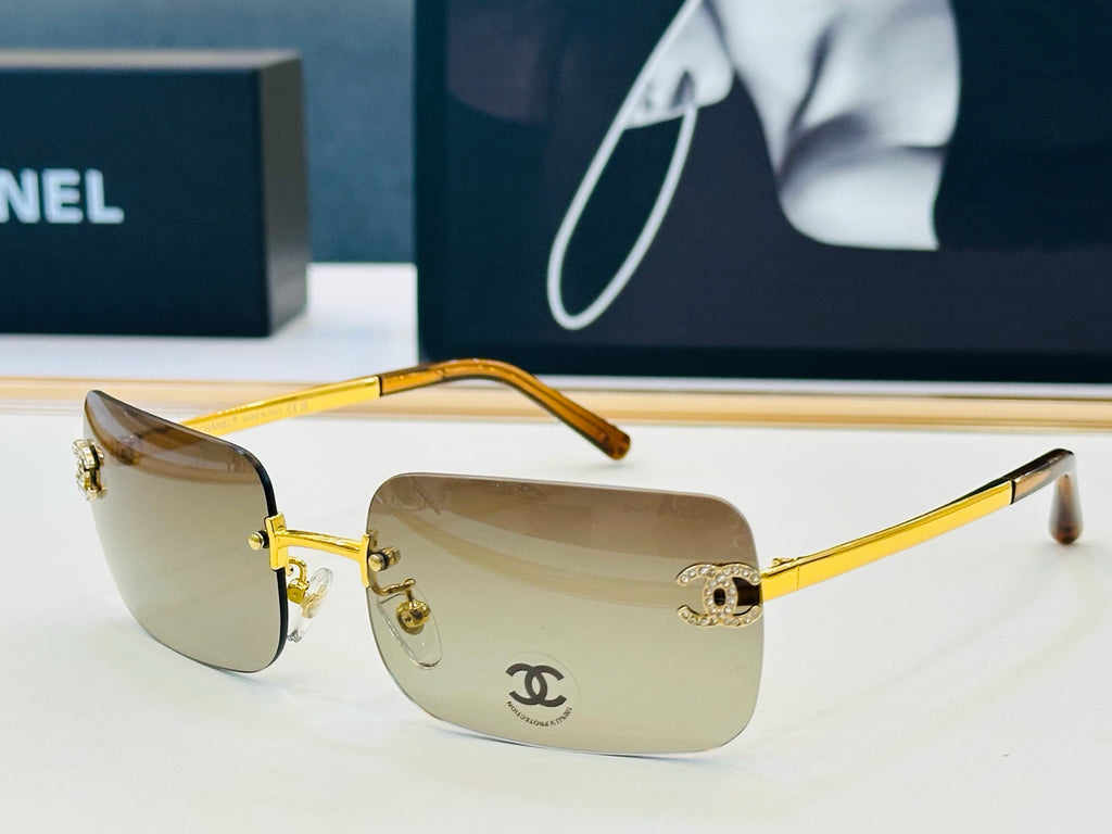 Chanel CH4218 Fashion Gray Lens Sunglasses for Men & Women - detail image 3