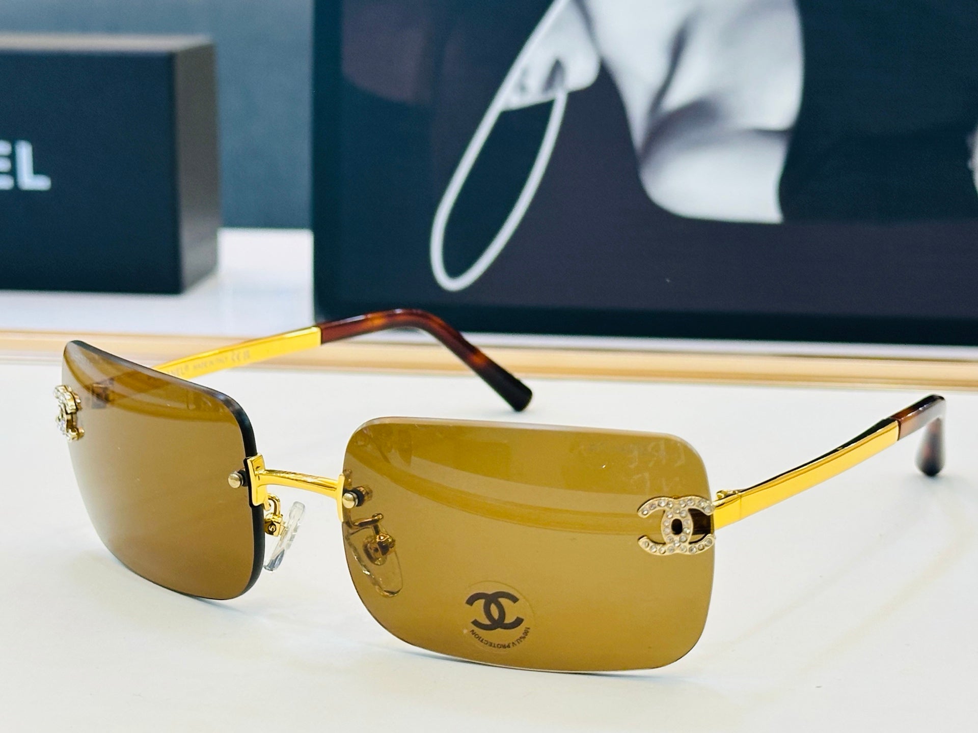 Chanel CH4218 Fashion Gray Lens Sunglasses for Men & Women - detail image 6