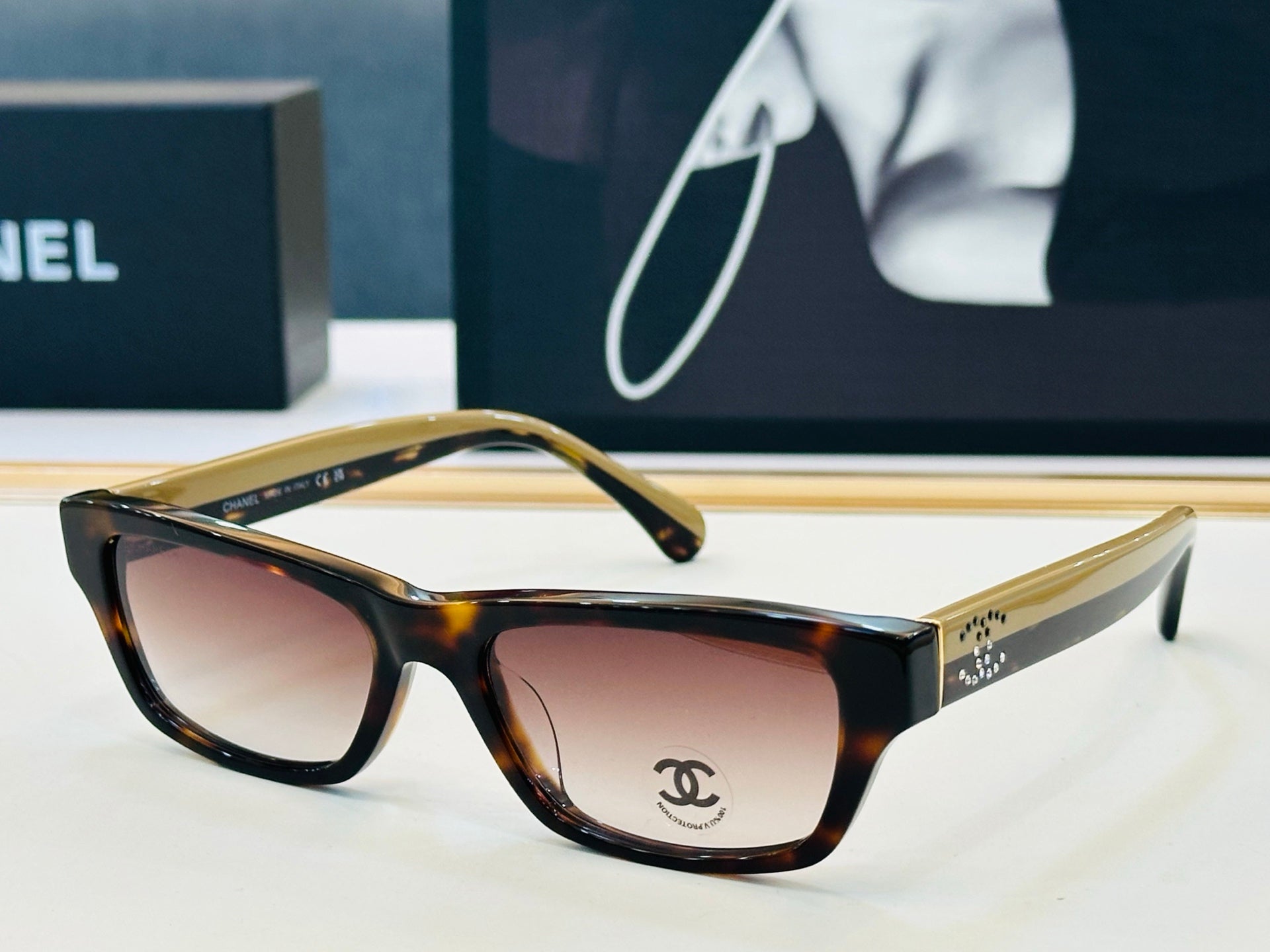 Chanel CH5561B Fashion Blue Lens Sunglasses for Men & Women - detail image 5