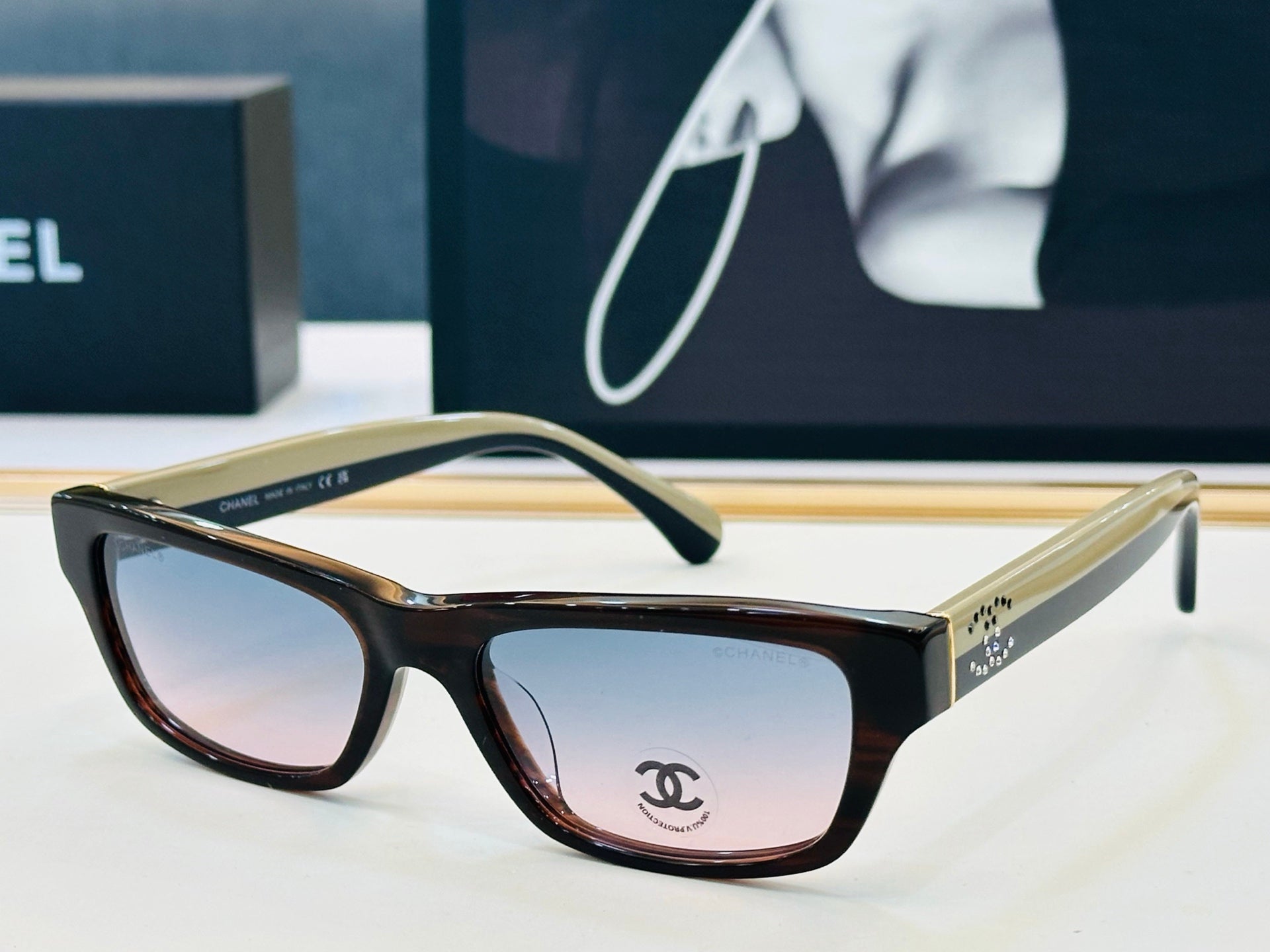 Chanel CH5561B Fashion Blue Lens Sunglasses for Men & Women - detail image 6