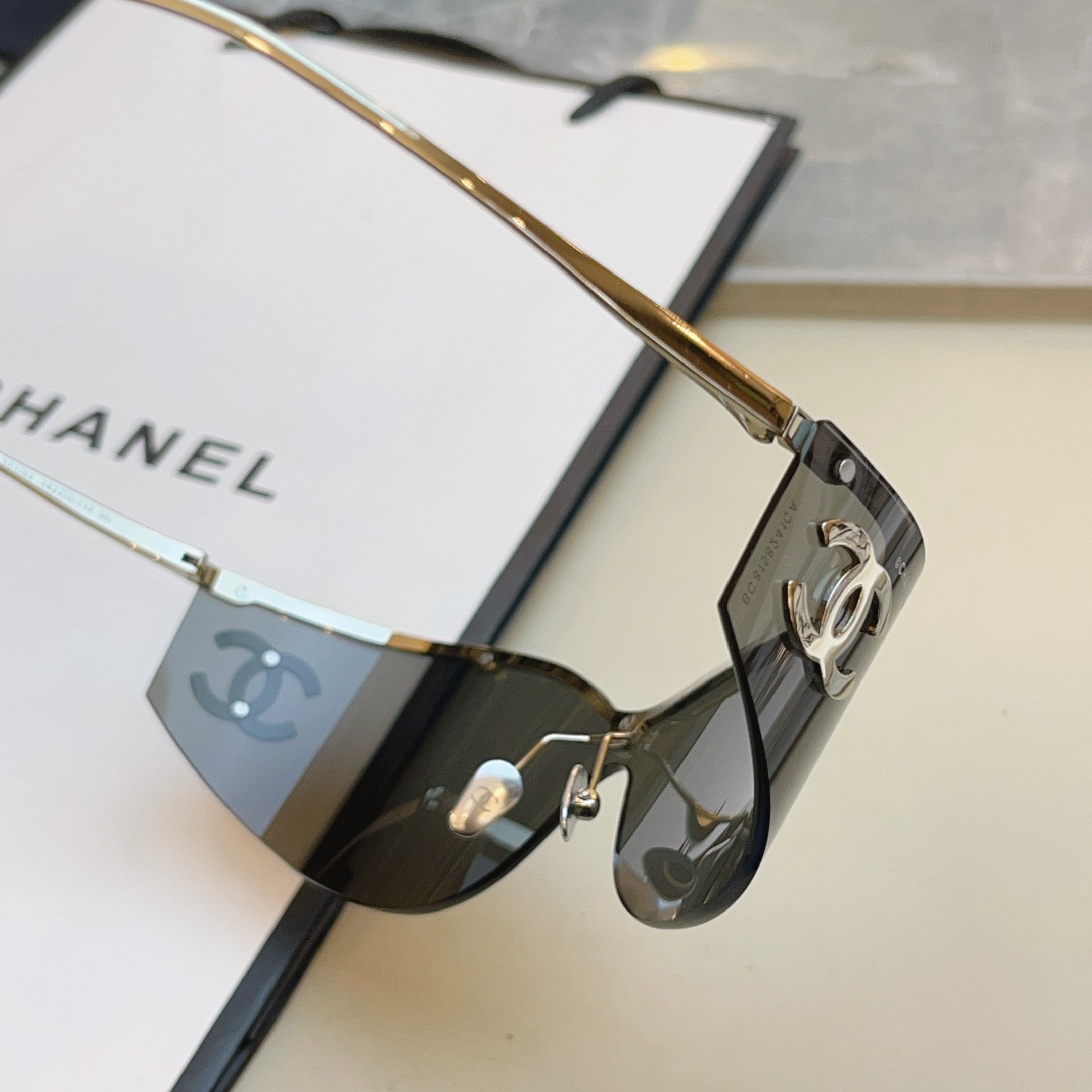 Chanel CH9582 Fashion Gray Lens Sunglasses for Men & Women - detail image 9
