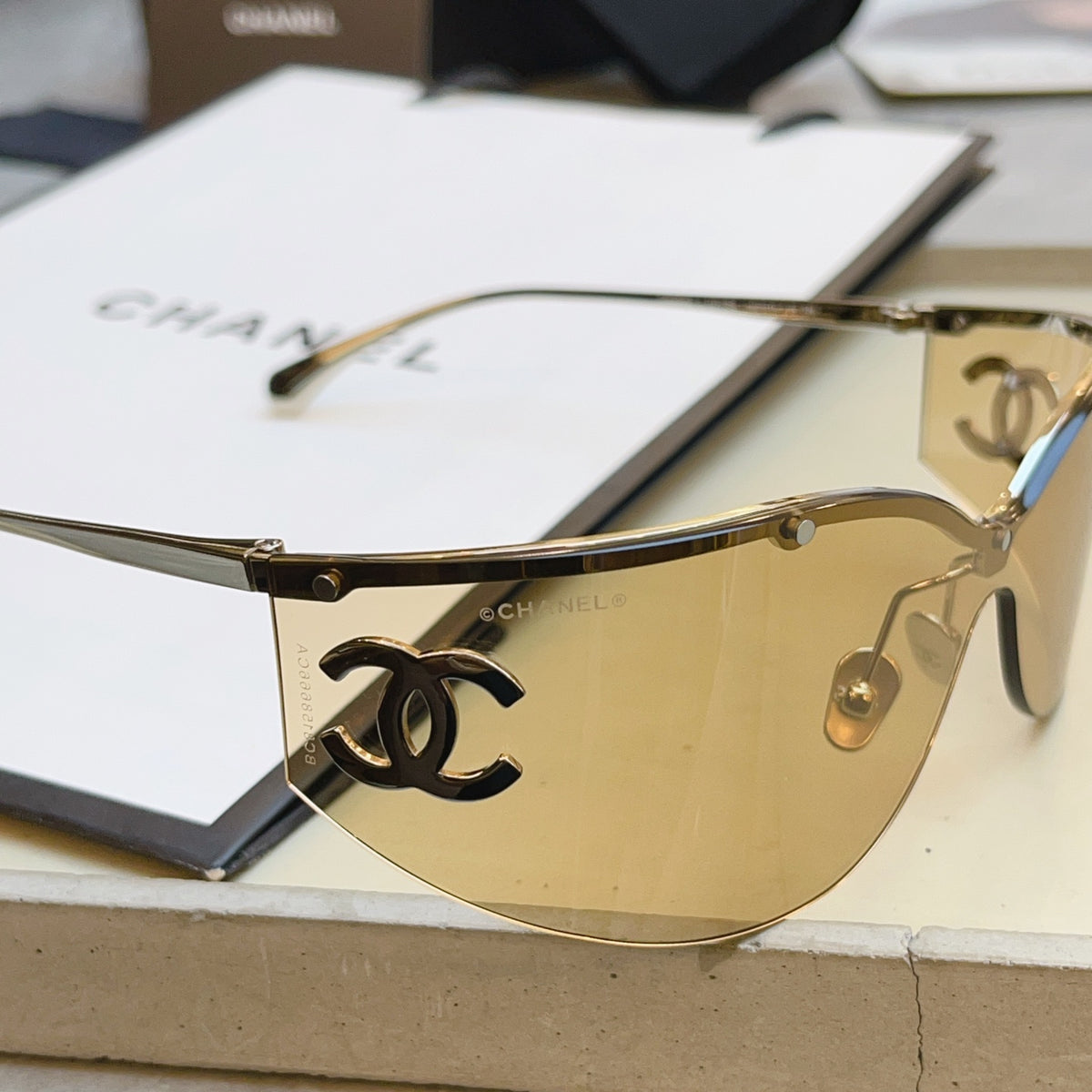 Chanel CH9582 Fashion Gold Lens Sunglasses for Men & Women - detail image 4