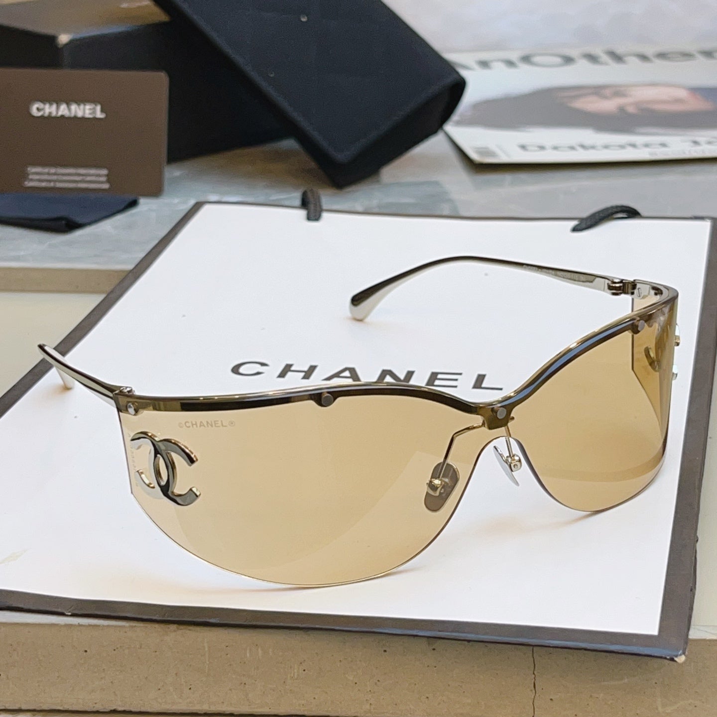 Chanel CH9582 Fashion Gold Lens Sunglasses for Men & Women - detail image 3