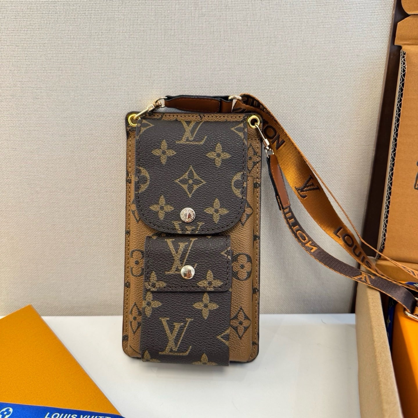 Louis Vuitton Fashion Black Lens Sunglasses for Men & Women - 398228 - detail image 2