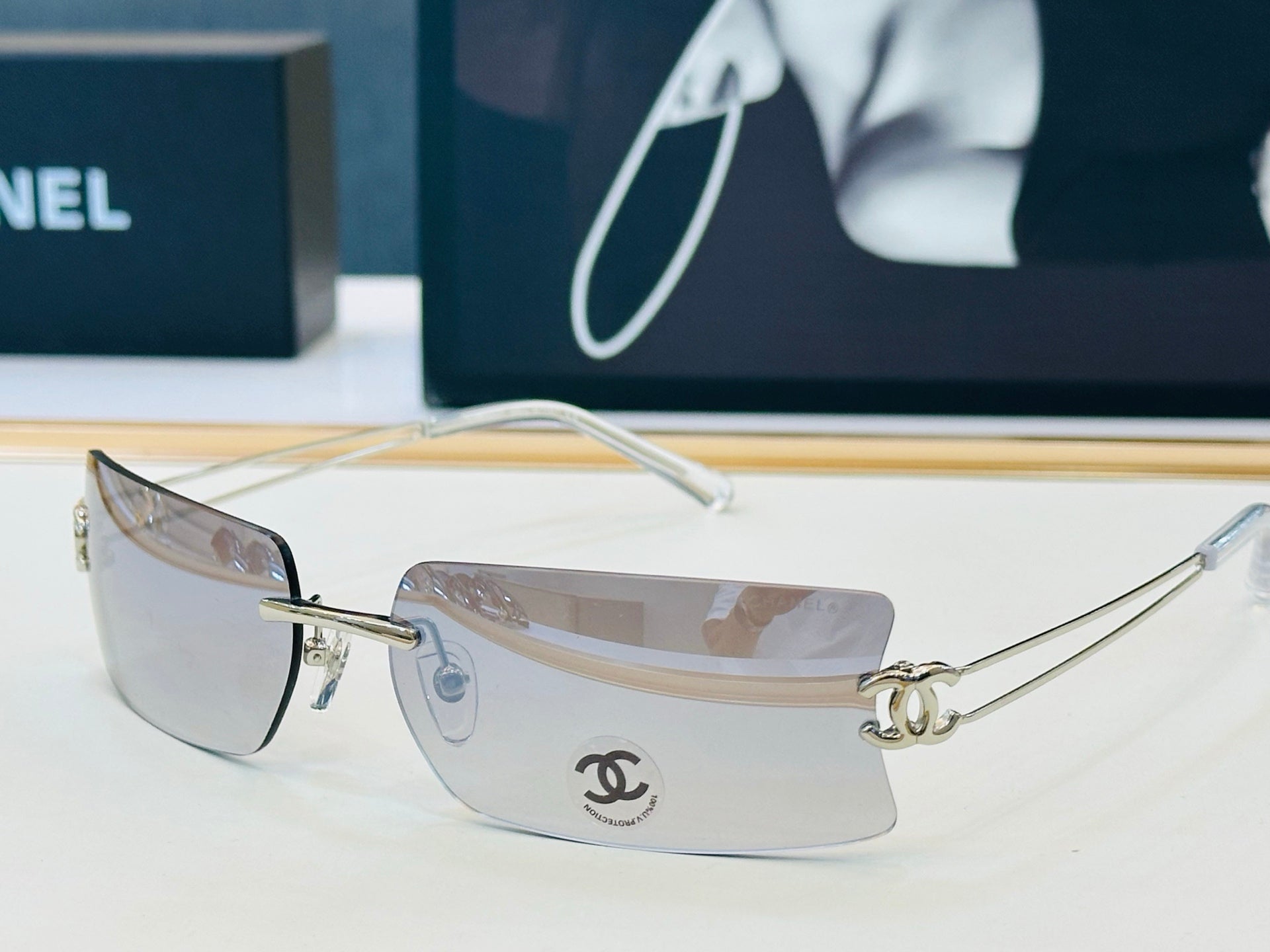 Chanel CH4051 Fashion Black Lens Sunglasses for Men & Women - detail image 7