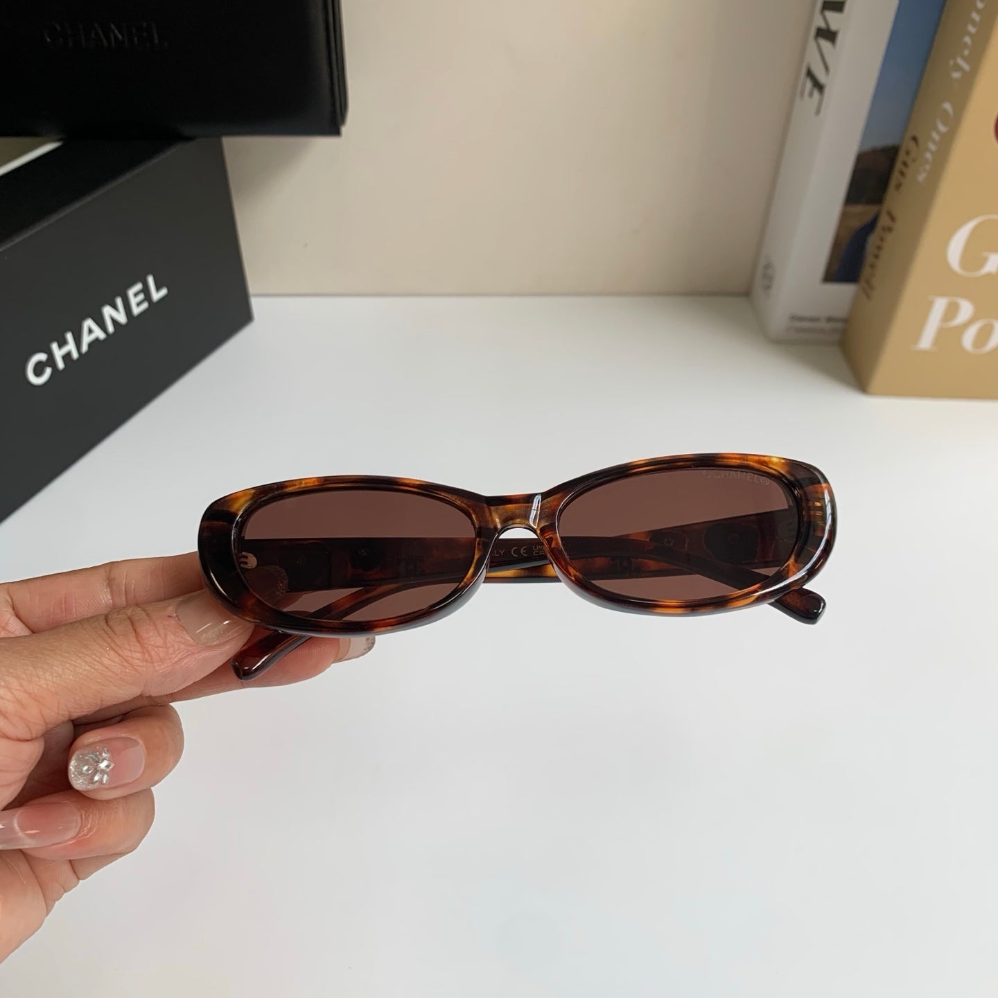 Chanel Cat-Eye Silver Lens Sunglasses for Men & Women - 486642 - detail image 3
