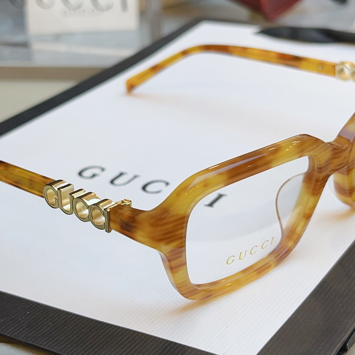 Gucci GG2152S Fashion Black Lens Sunglasses for Men & Women - 431365 - detail image 6