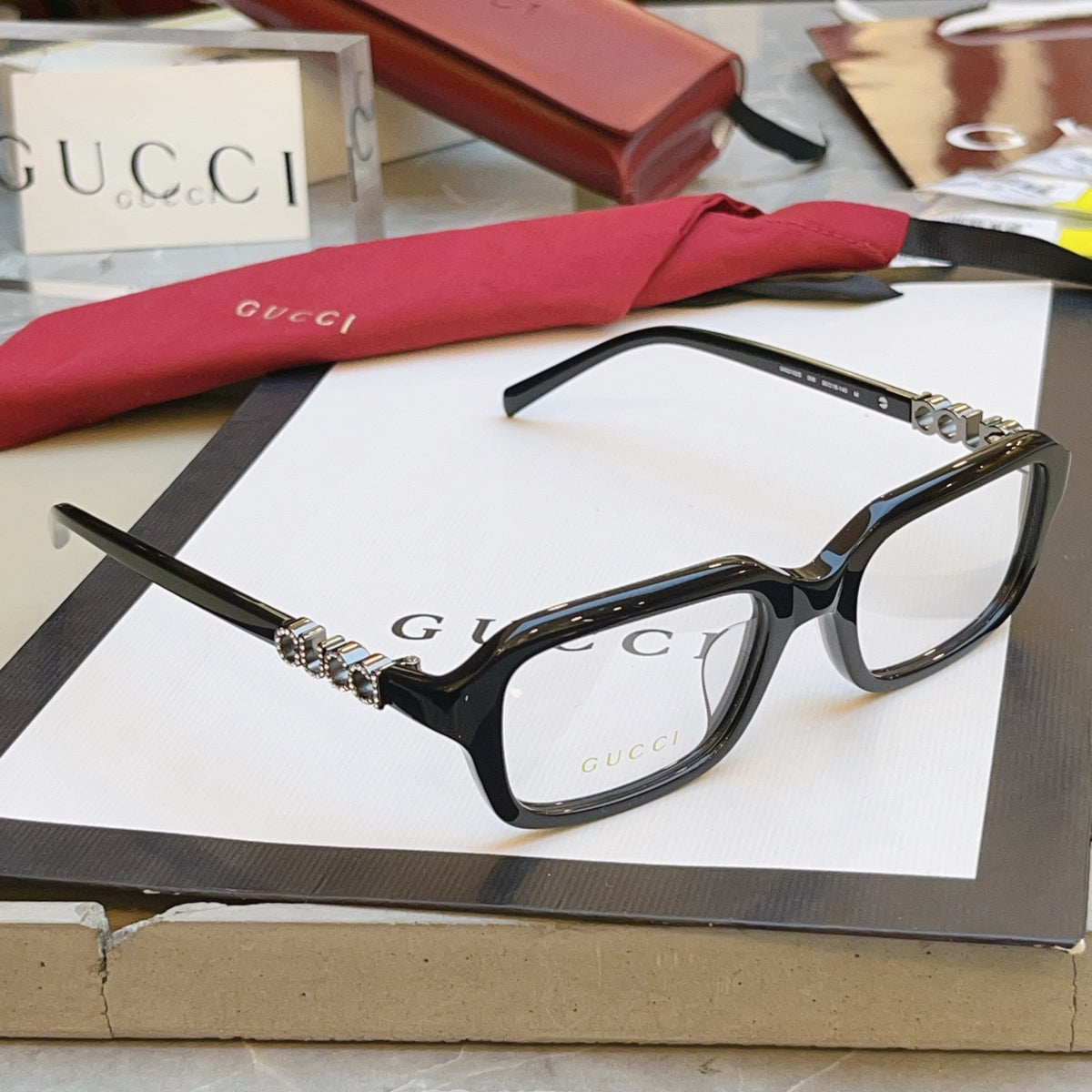Gucci GG2152S Fashion Black Lens Sunglasses for Men & Women - 431366 - detail image 5