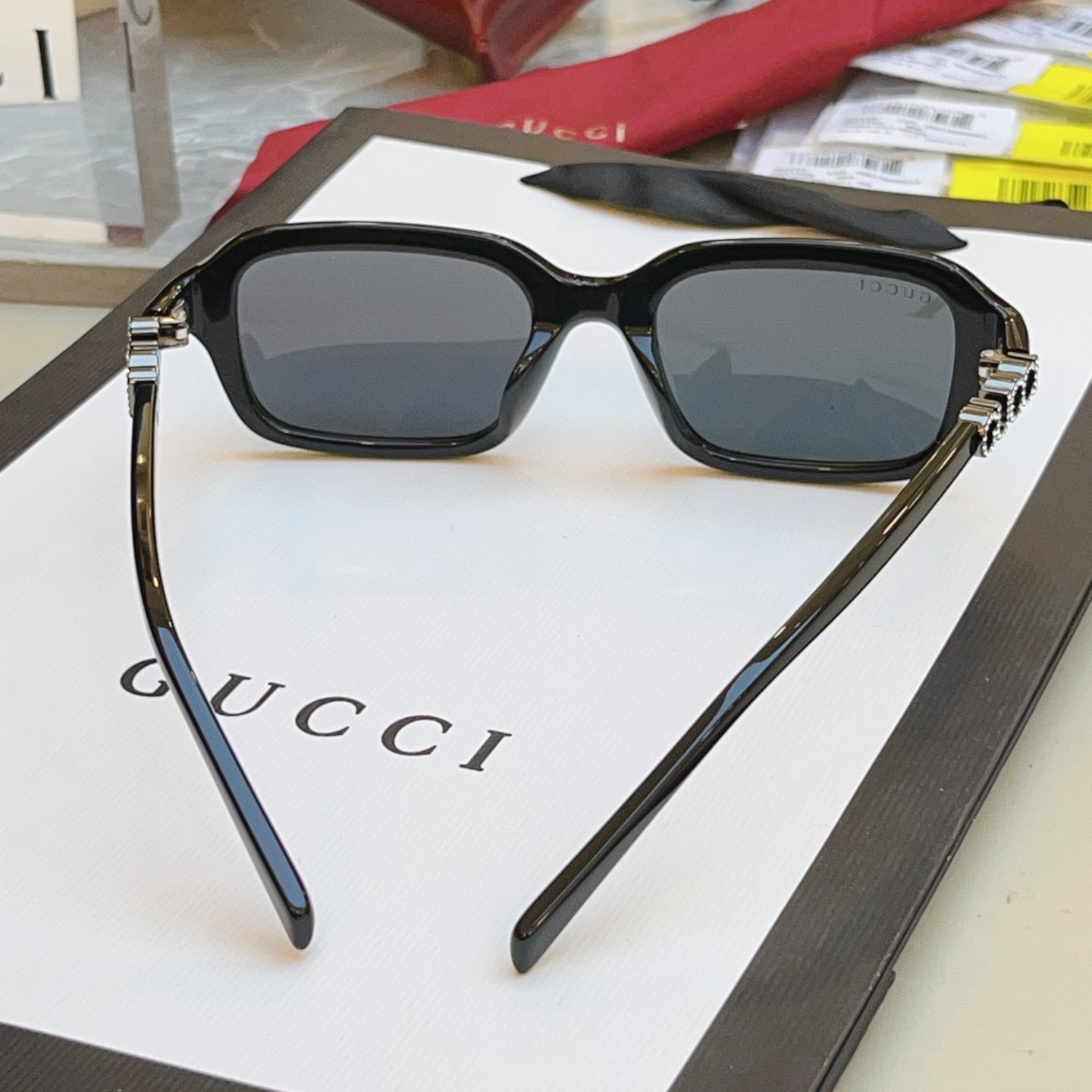 Gucci GG2152S Fashion Black Lens Sunglasses for Men & Women - 414966 - detail image 7