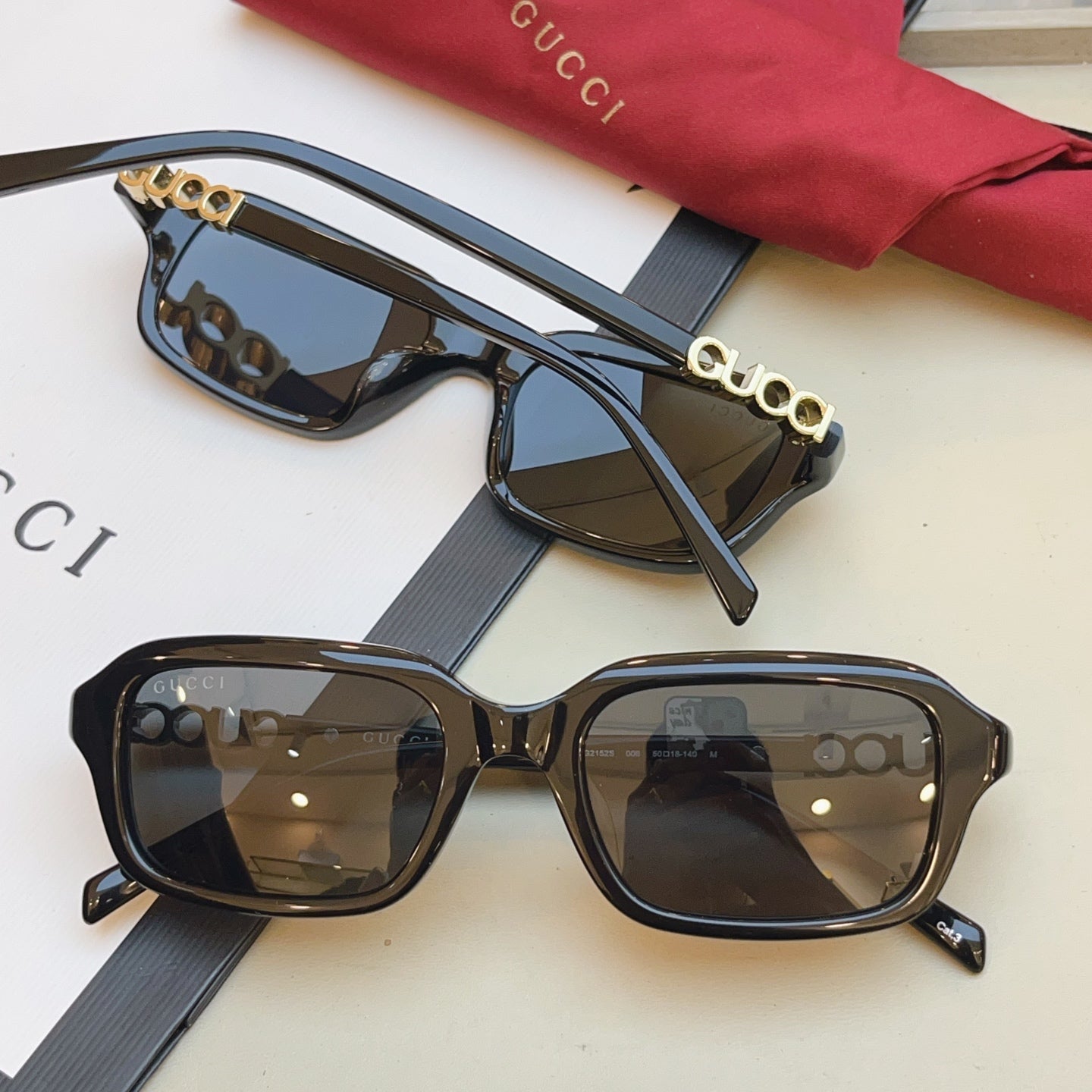 Gucci GG2152S Fashion Black Lens Sunglasses for Men & Women - 414966 - detail image 2