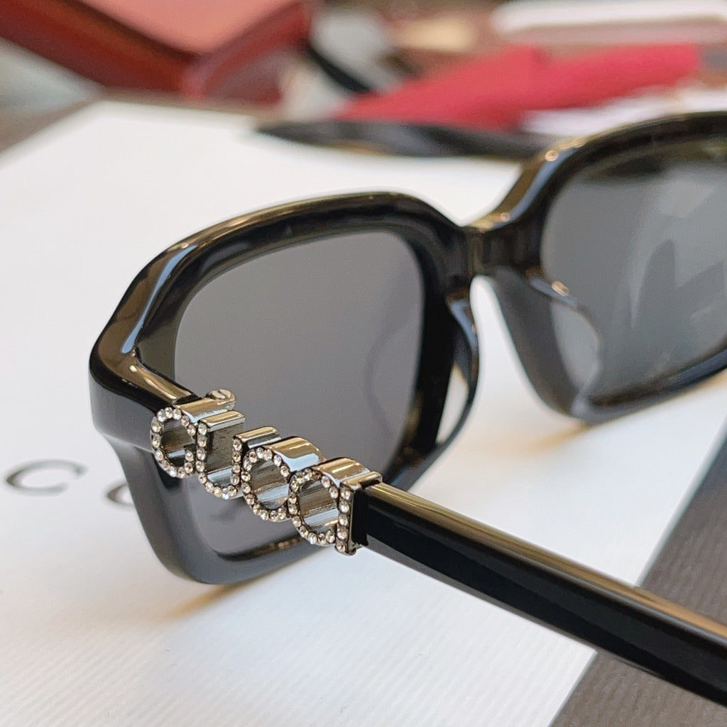 Gucci GG2152S Fashion Black Lens Sunglasses for Men & Women - 414966 - detail image 8