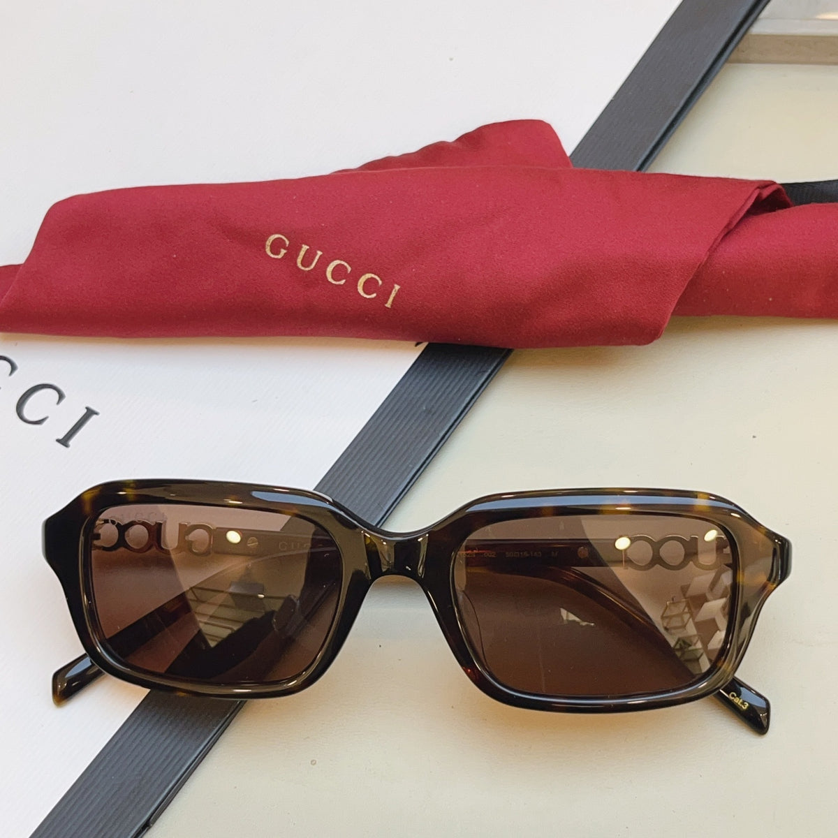 Gucci GG2152S Fashion Black Lens Sunglasses for Men & Women - 414966 - detail image 3