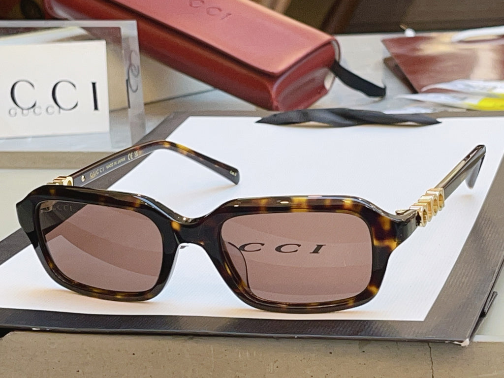 Gucci GG2152S Fashion Gray Lens Sunglasses for Men & Women - 431369 - detail image 4
