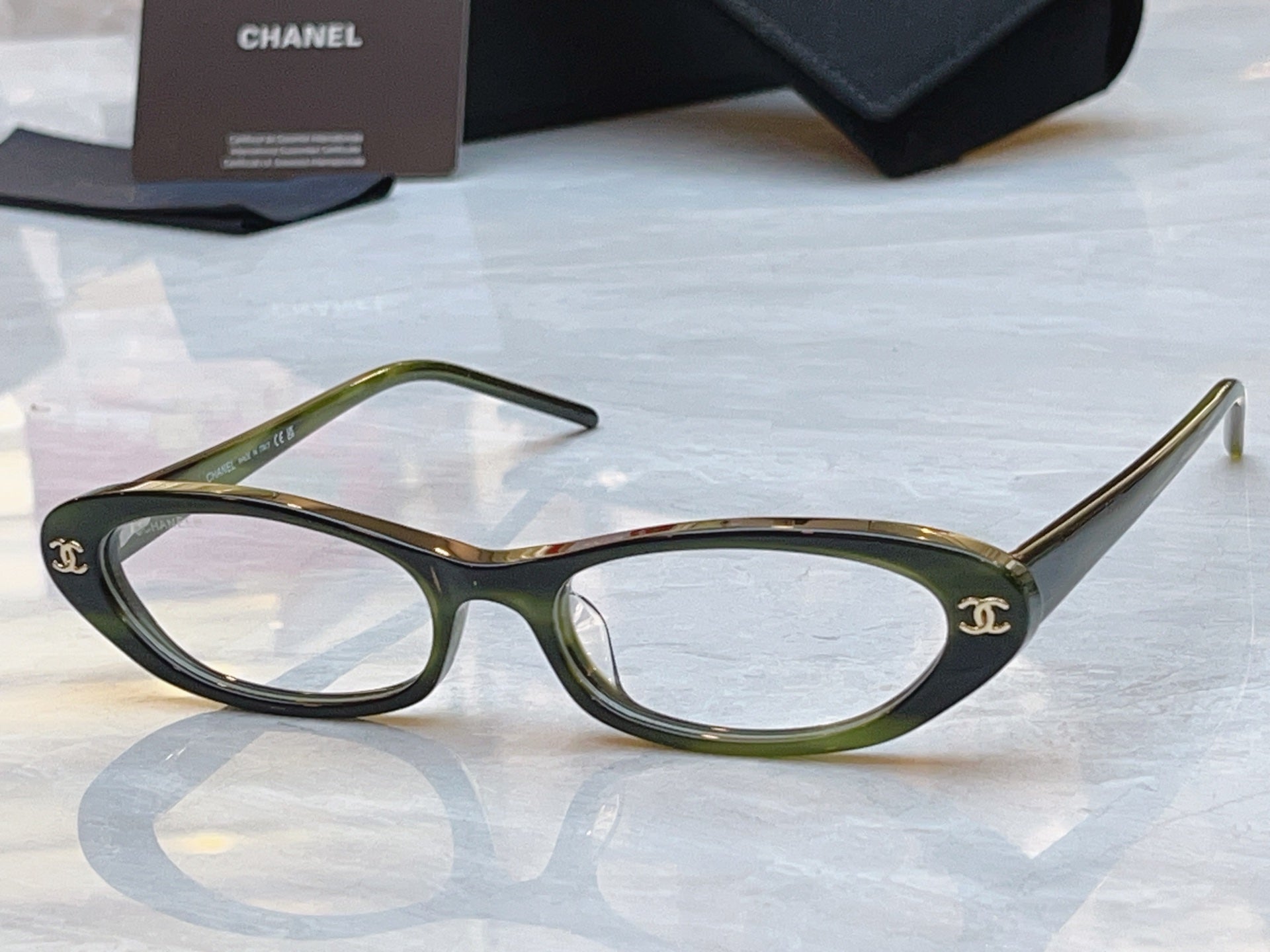 Chanel CH3025 Fashion Silver Lens Sunglasses for Men & Women - detail image 5