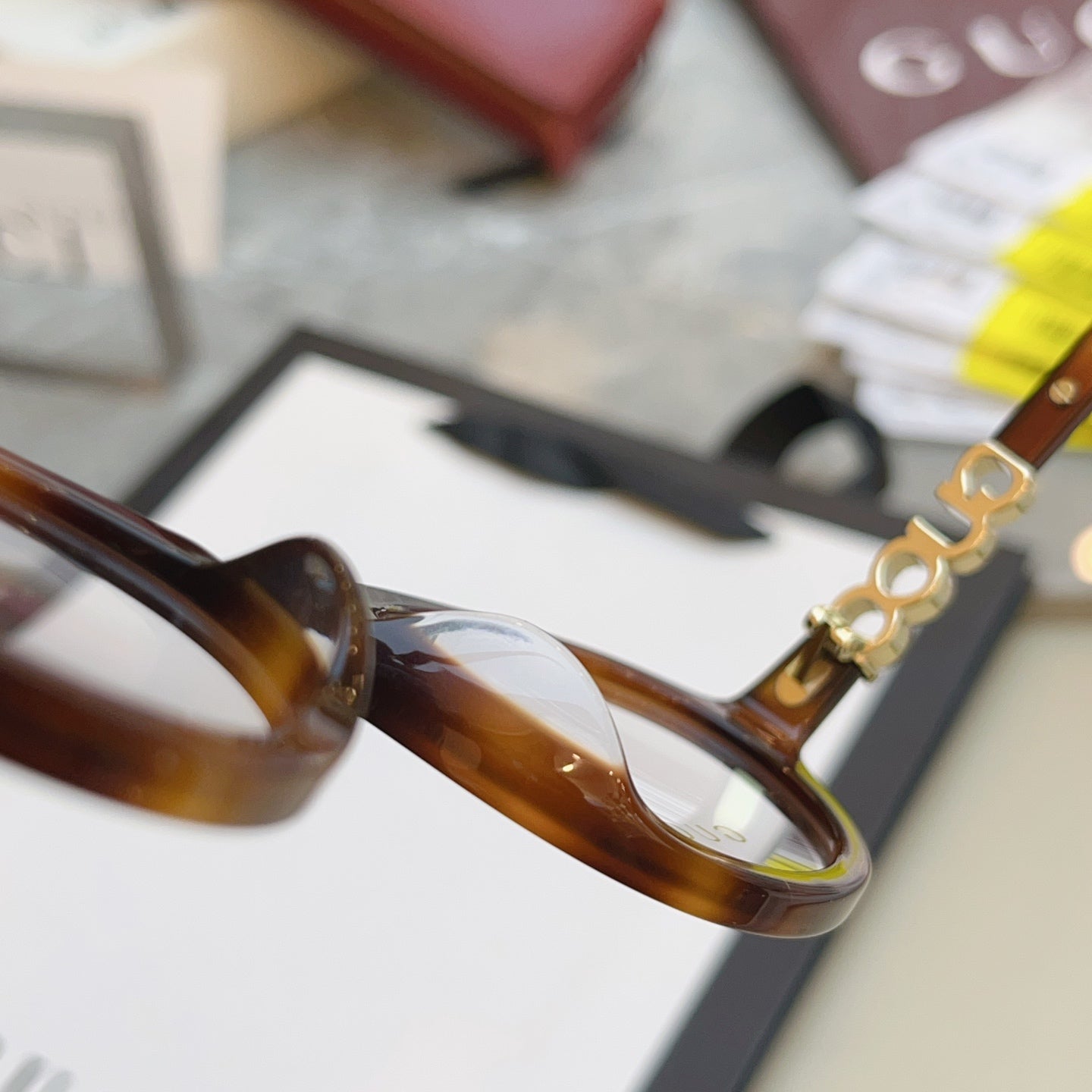 Gucci GG2153S Fashion Brown Lens Sunglasses for Men & Women - detail image 9