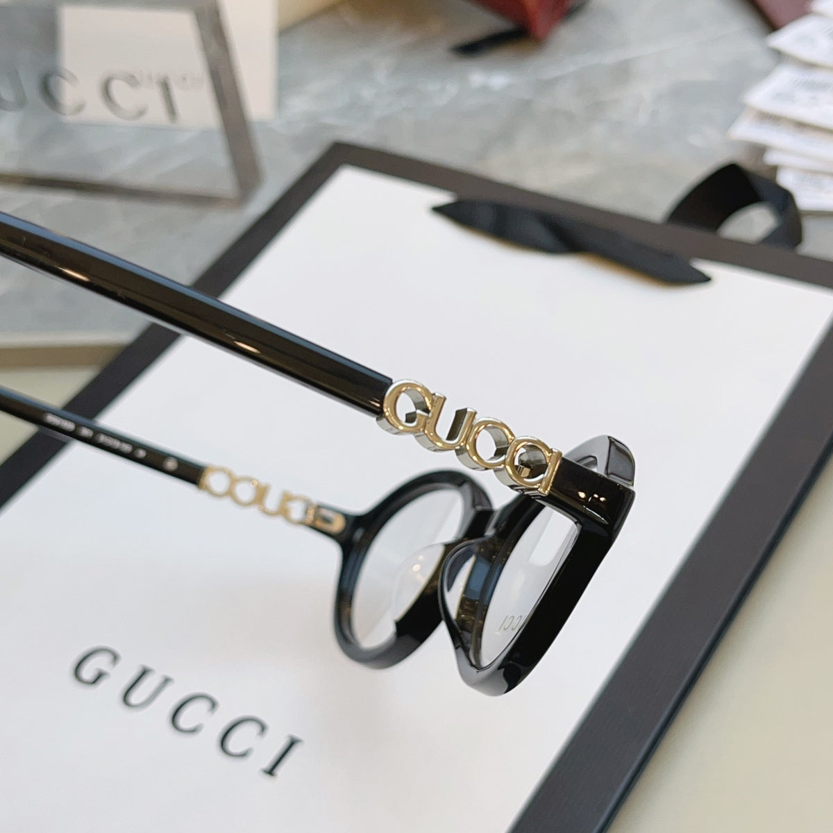 Gucci GG2153S Fashion Black Lens Sunglasses for Men & Women - 431484 - detail image 3