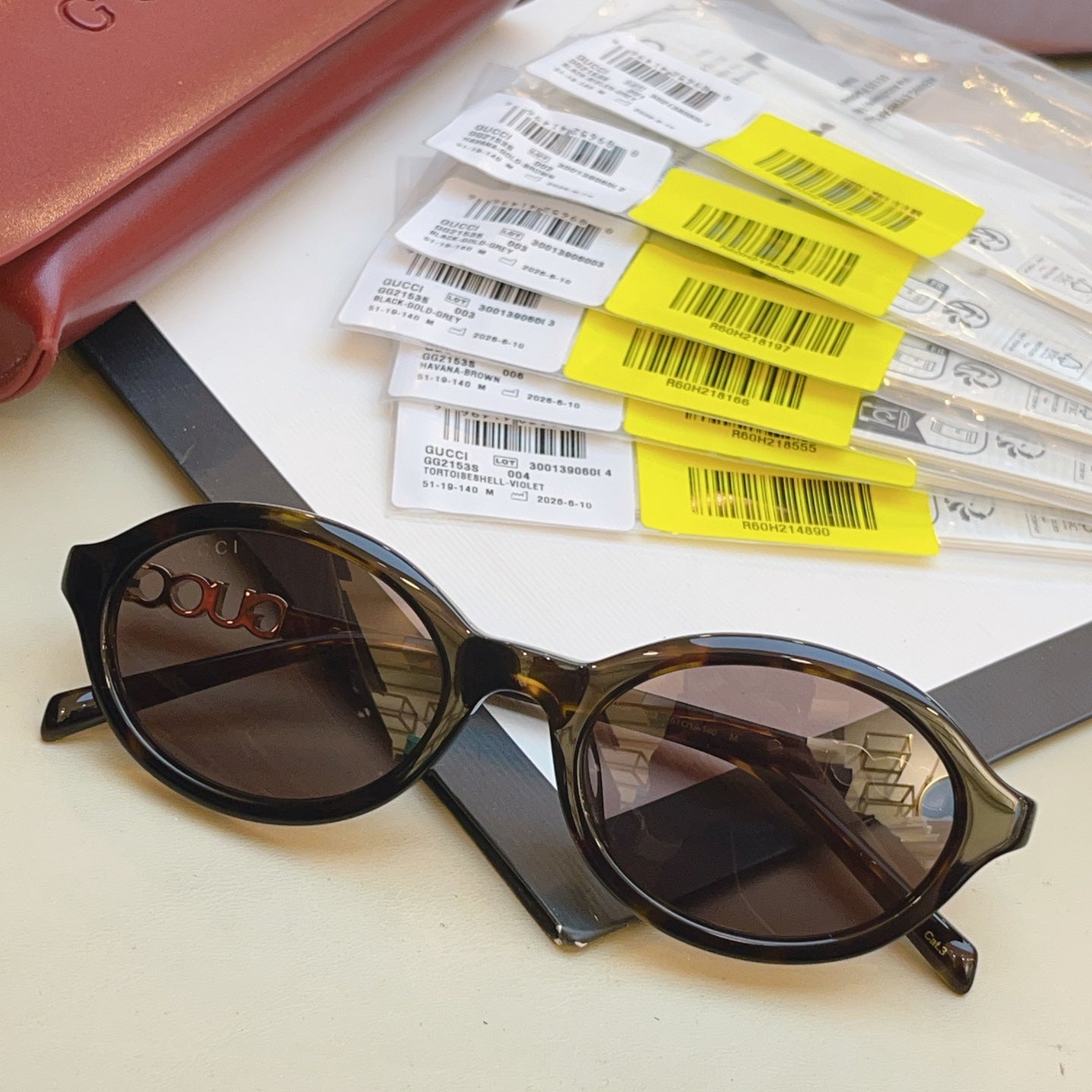 Gucci GG2153S Fashion Black Lens Sunglasses for Men & Women - 431487 - detail image 2