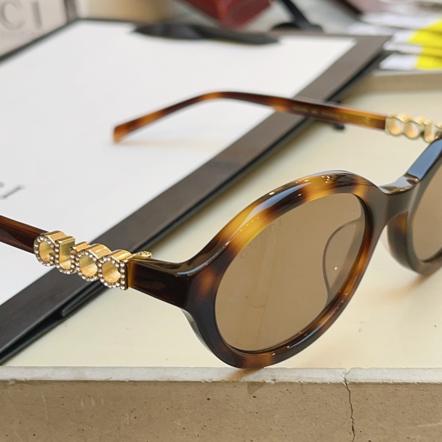 Gucci GG2153S Fashion Black Lens Sunglasses for Men & Women - 431487 - detail image 6