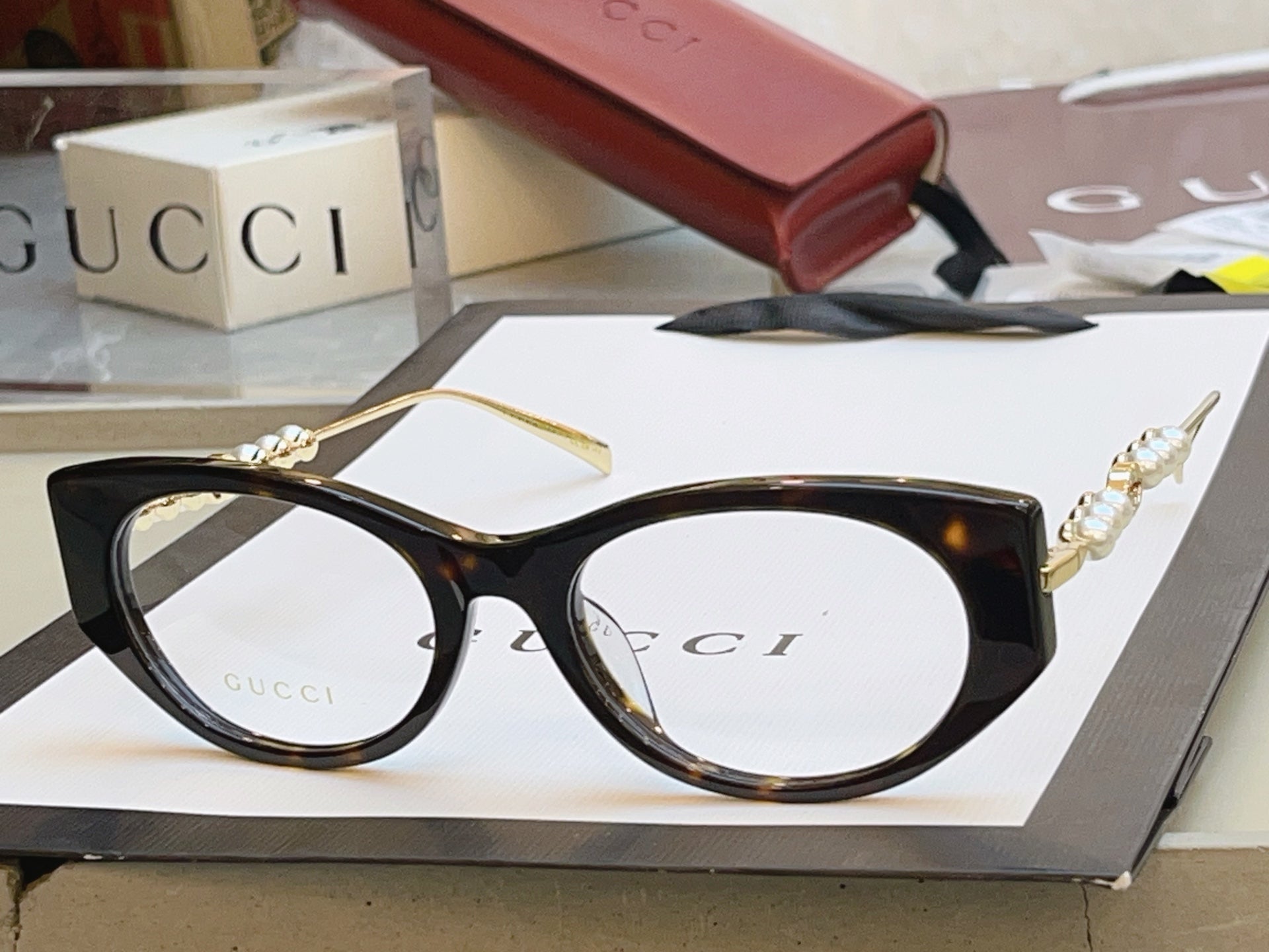 Gucci GG1970SA Fashion Black Lens Sunglasses for Men & Women - 431490 - detail image 3