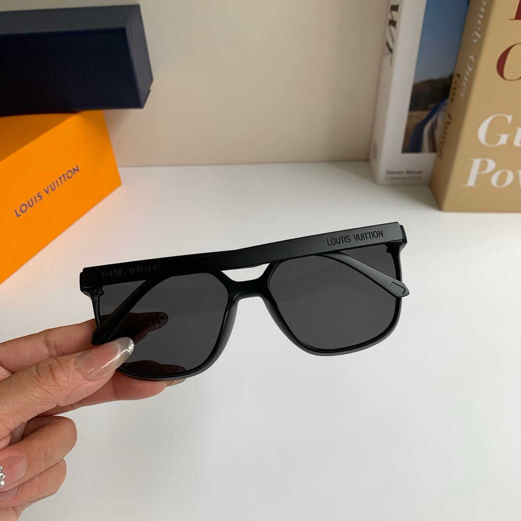 Louis Vuitton Square Black Lens Sunglasses for Men & Women - 431229 - detail image 6