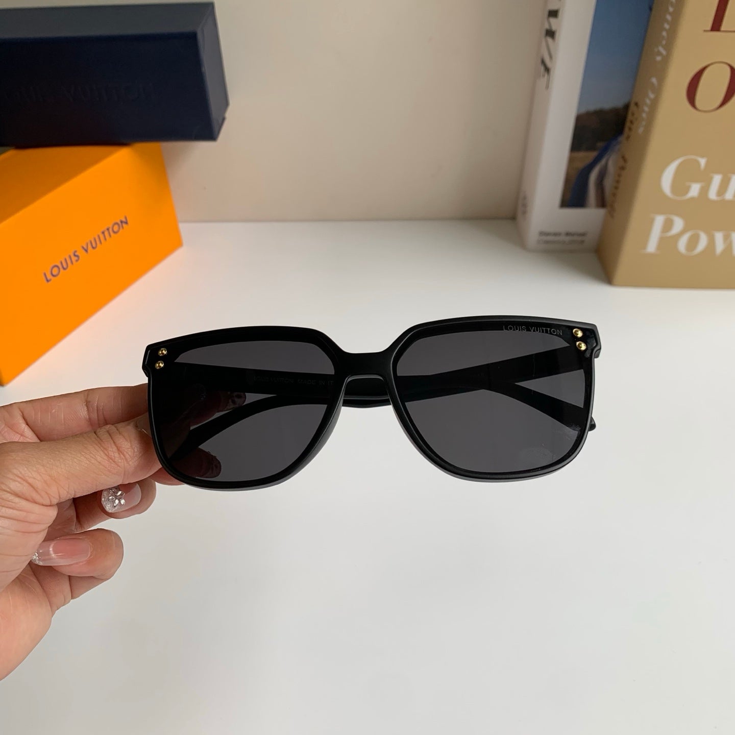 Louis Vuitton Square Black Lens Sunglasses for Men & Women - 431229 - detail image 3