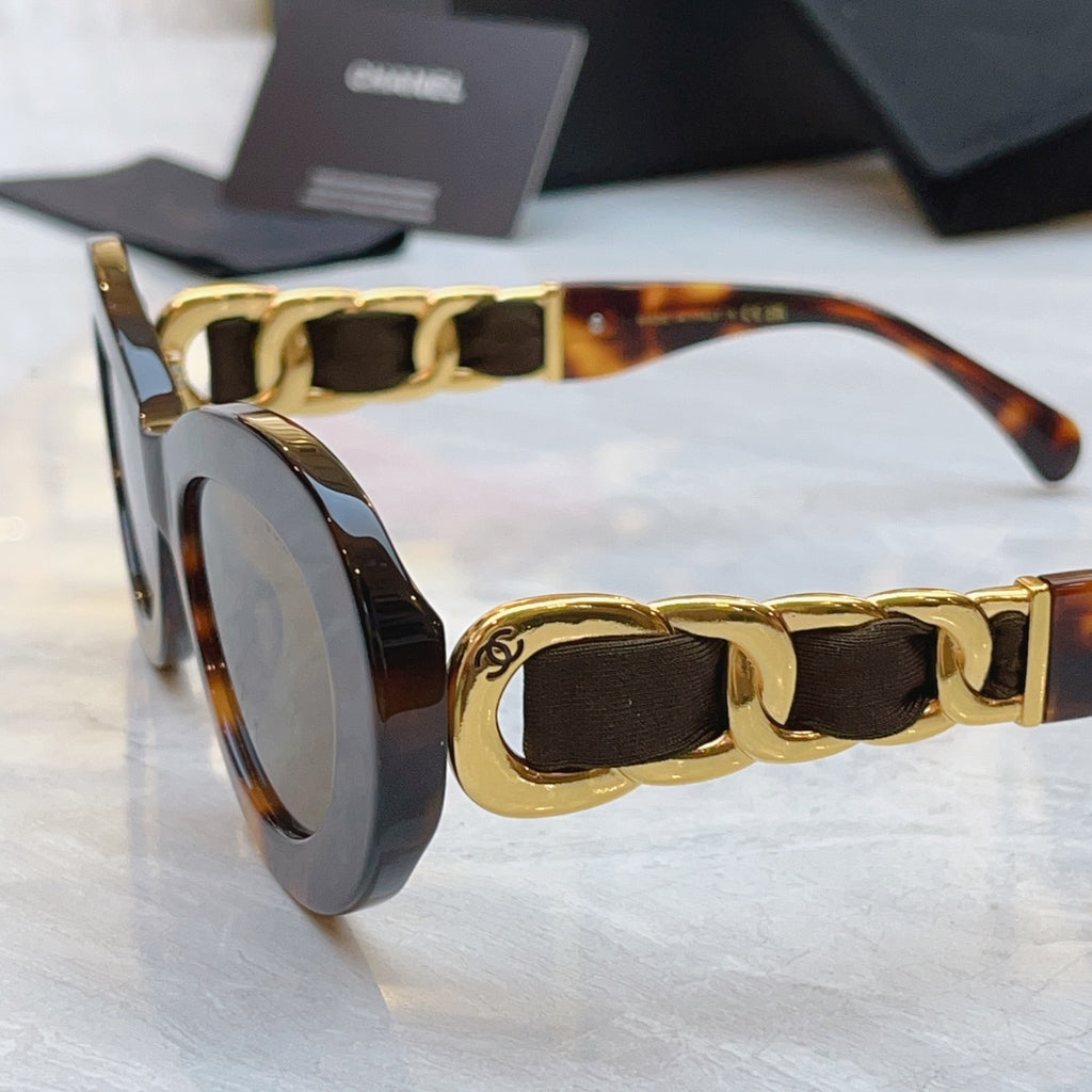 Chanel A71748 Fashion Red Lens Sunglasses for Men & Women - detail image 8