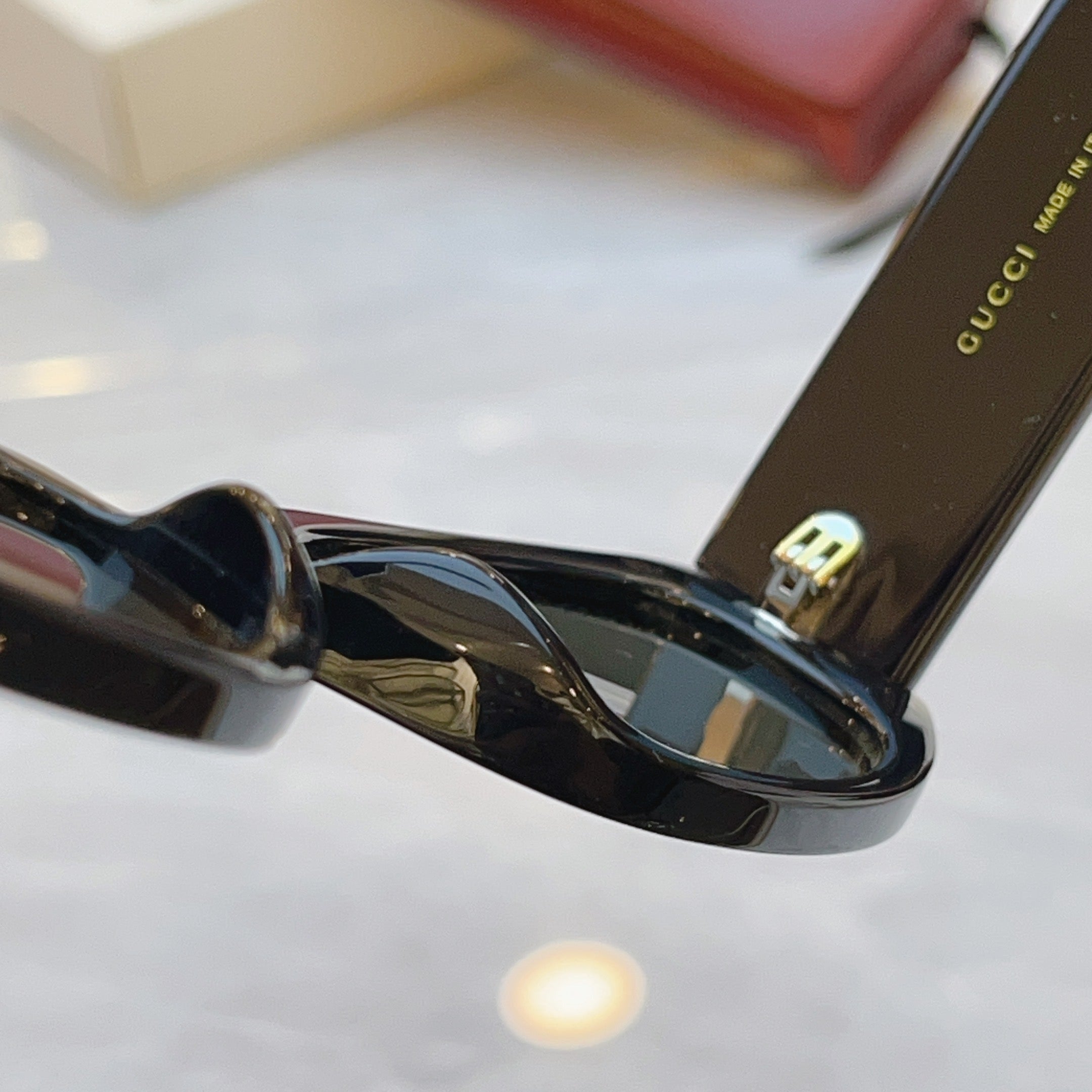 Gucci GG2068SA Fashion Green Lens Sunglasses for Men & Women - detail image 8