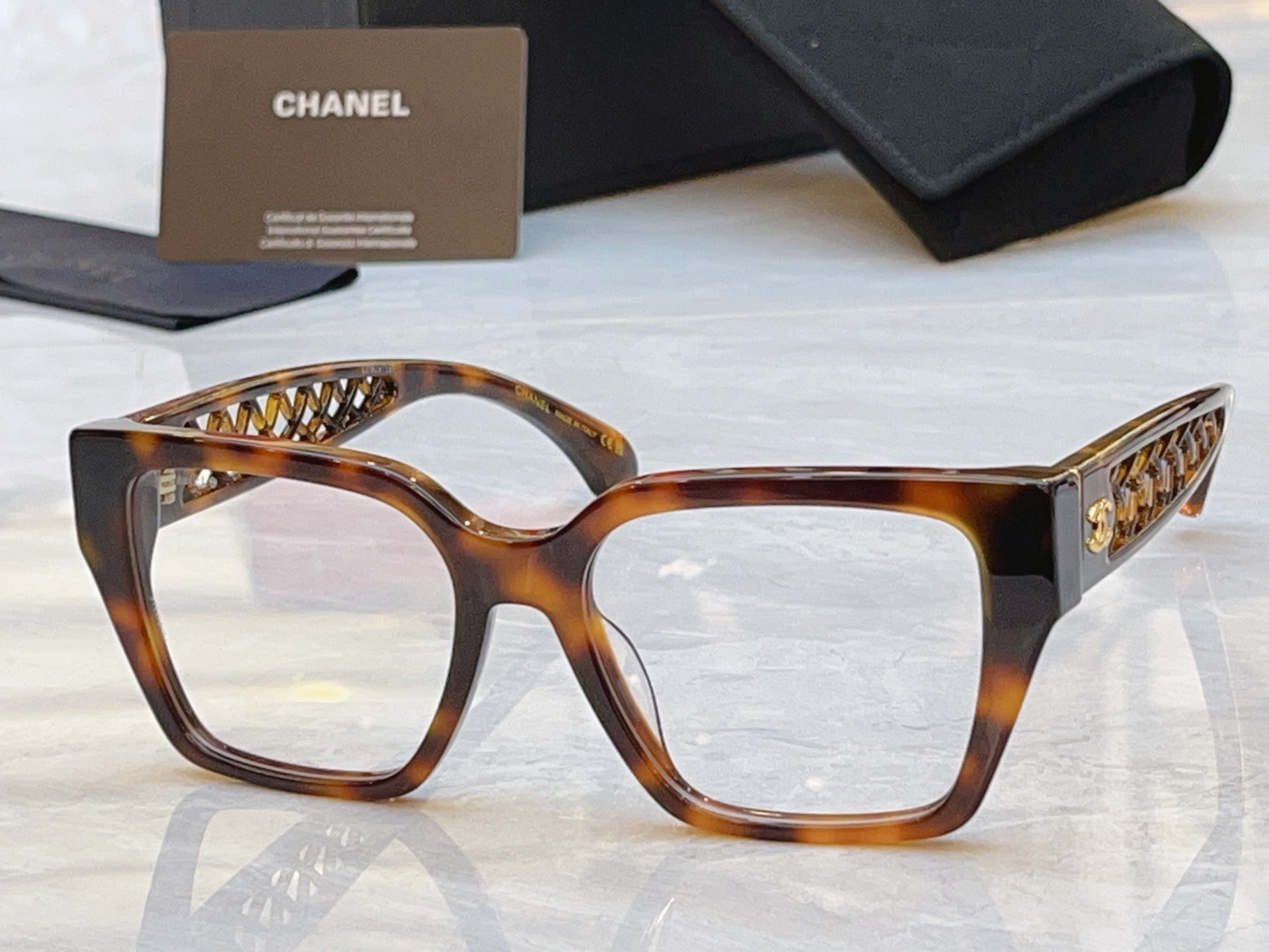 Chanel CH3517 Fashion Black Lens Sunglasses for Men & Women - 449060 - detail image 2