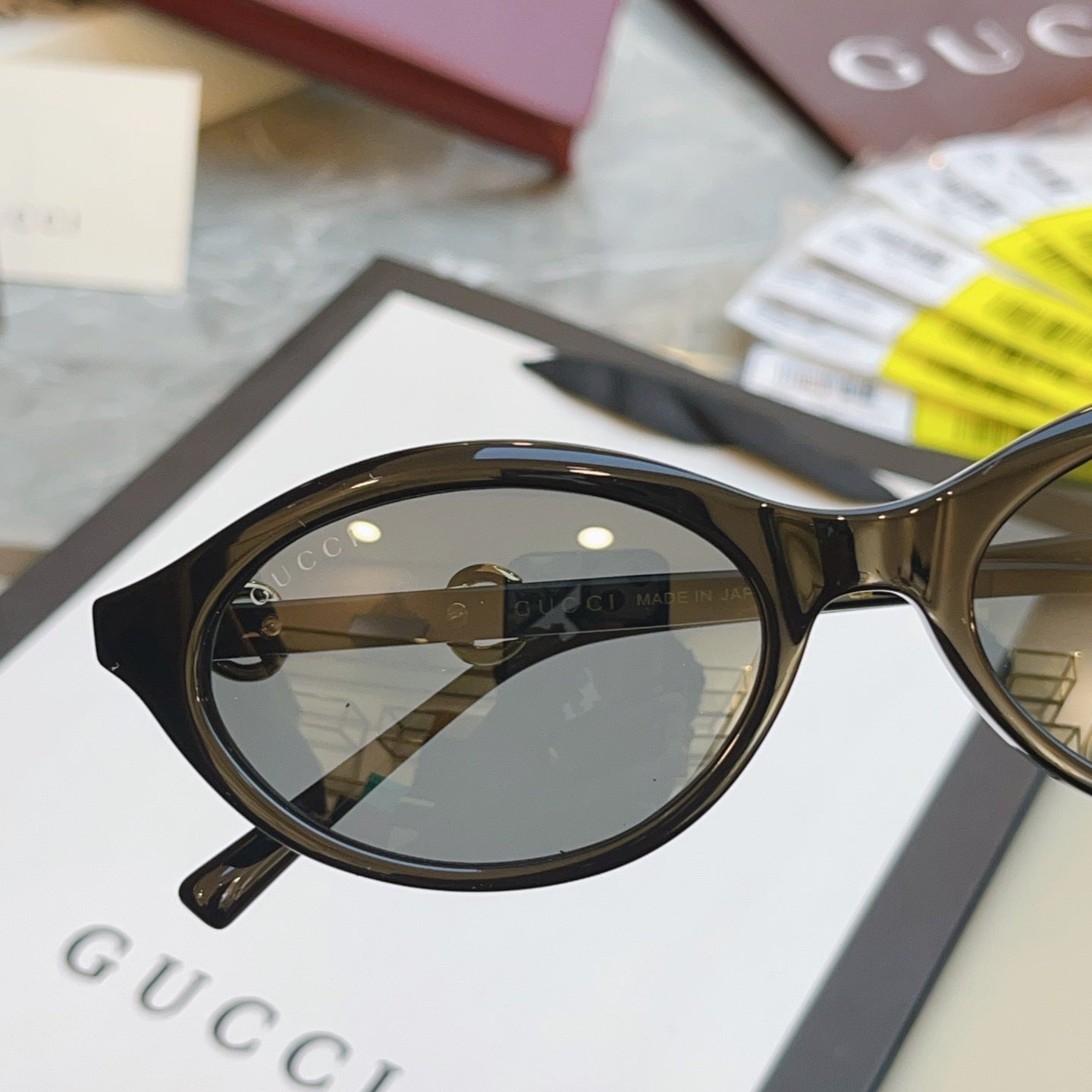 Gucci GG2215S Fashion Black Lens Sunglasses for Men & Women - detail image 9