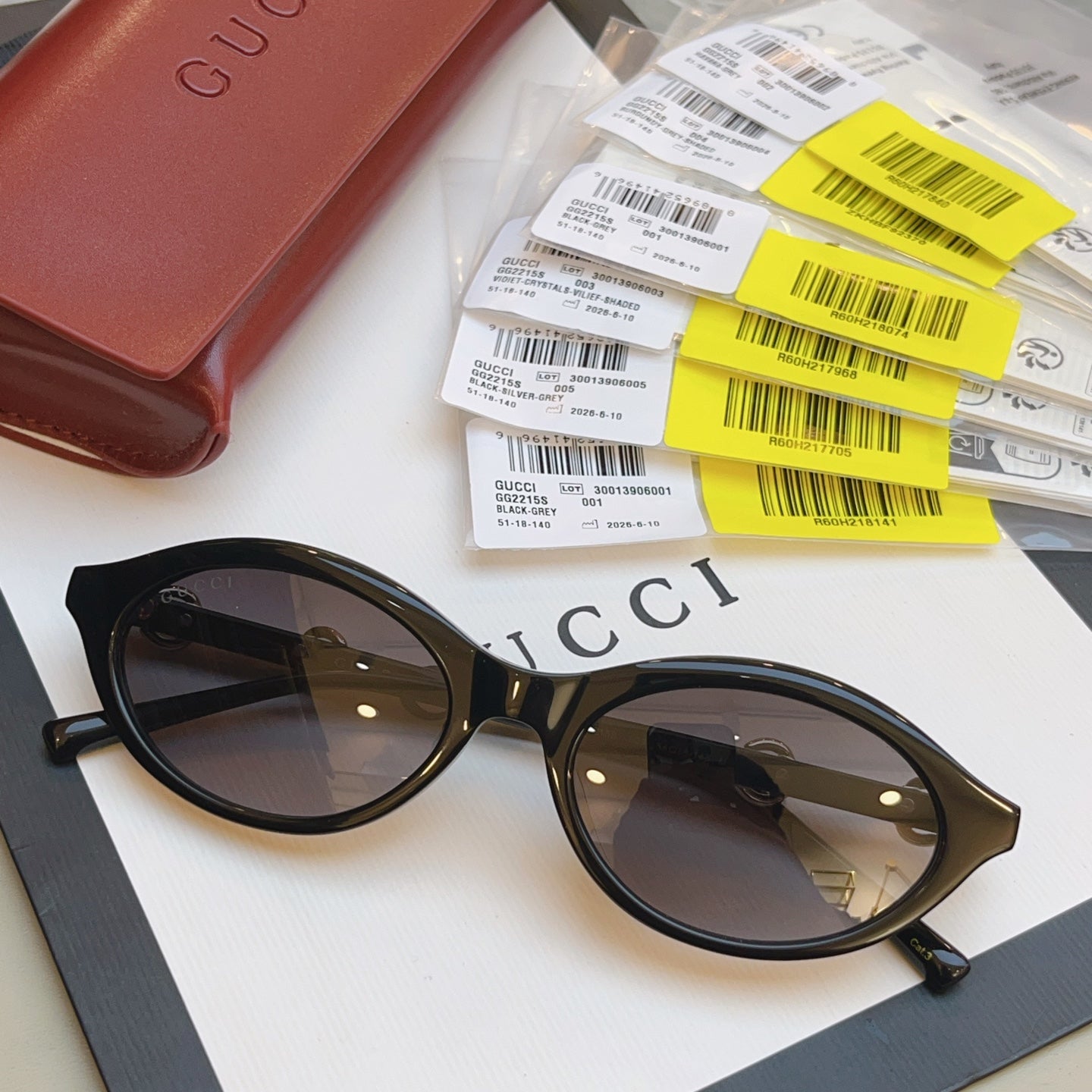 Gucci GG2215S Fashion Black Lens Sunglasses for Men & Women - detail image 4