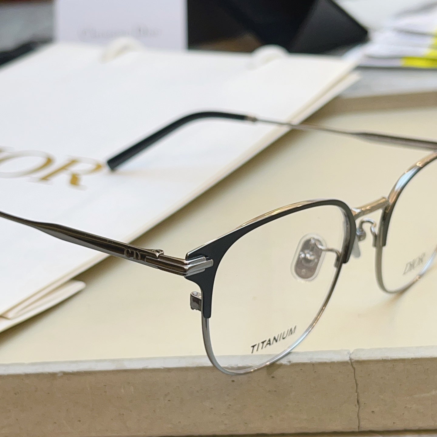 Dior DIOR Titanium Fashion Silver Lens Sunglasses for Men & Women - 465391 - detail image 5