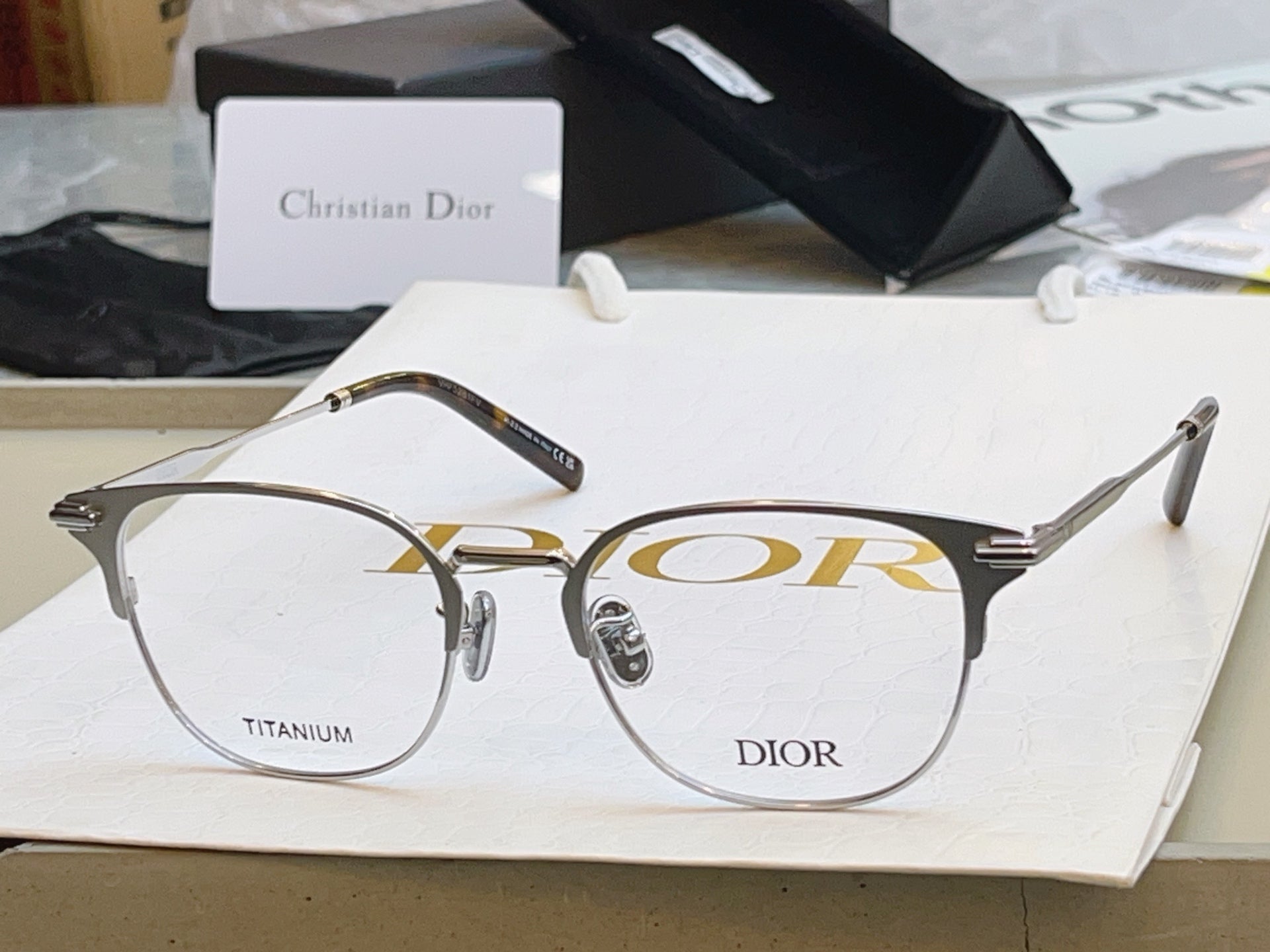 Dior DIOR Titanium Fashion Brown Lens Sunglasses for Men & Women - 465392 - detail image 3