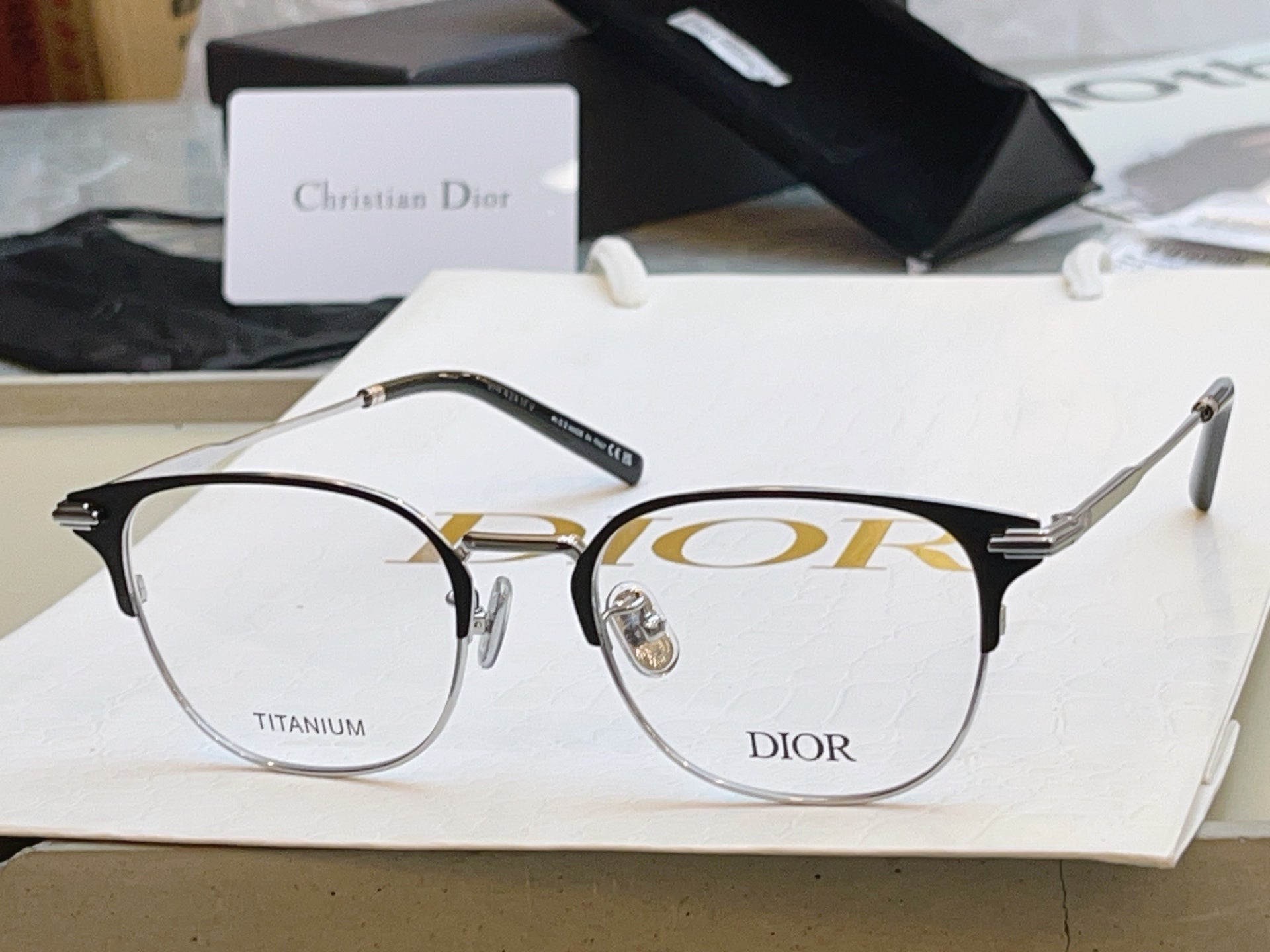 Dior DIOR Titanium Fashion Brown Lens Sunglasses for Men & Women - 465392 - detail image 4