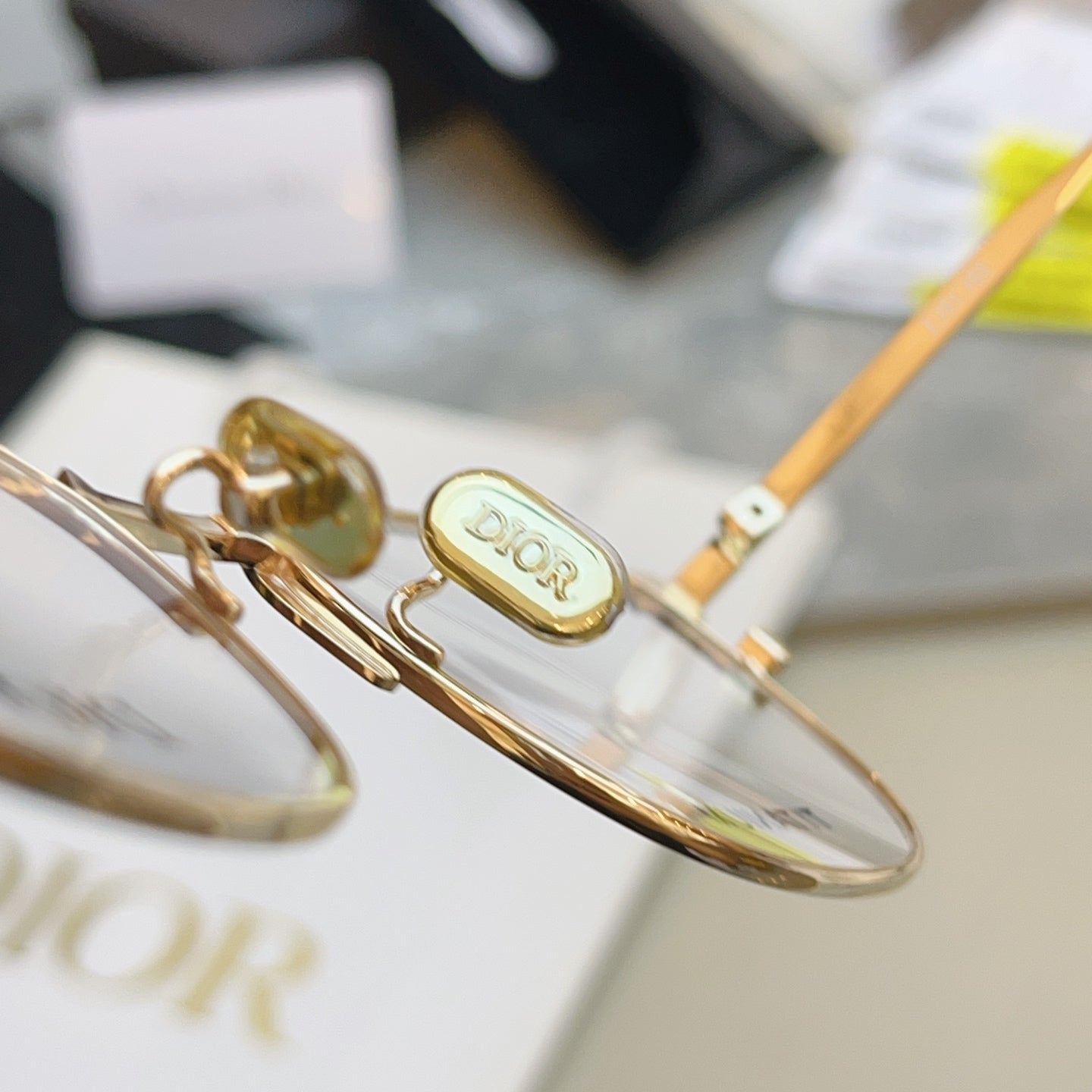 Dior DIOR Titanium Fashion Brown Lens Sunglasses for Men & Women - detail image 3
