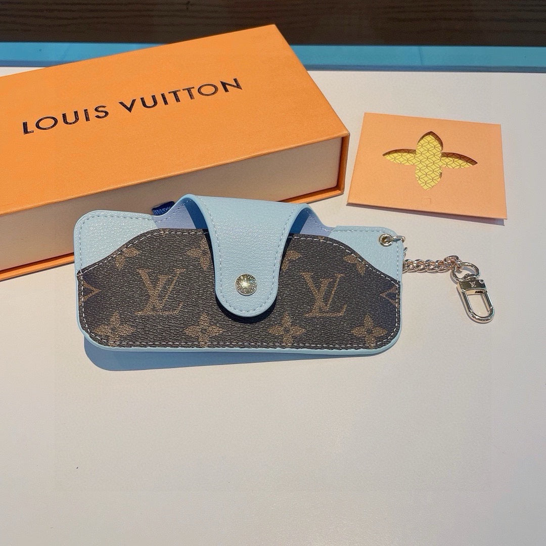 Louis Vuitton Fashion Blue Lens Sunglasses for Men & Women - 464627