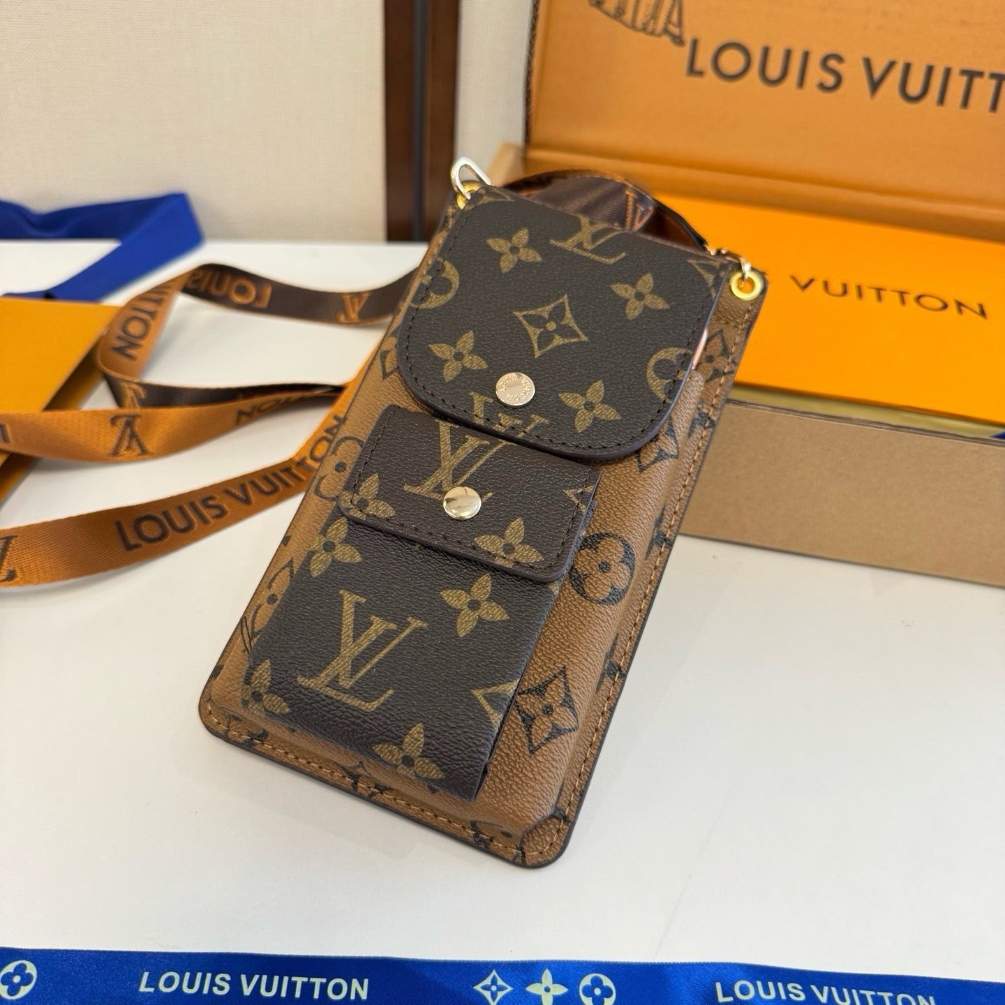 Louis Vuitton Fashion Black Lens Sunglasses for Men & Women - 493131 - detail image 8