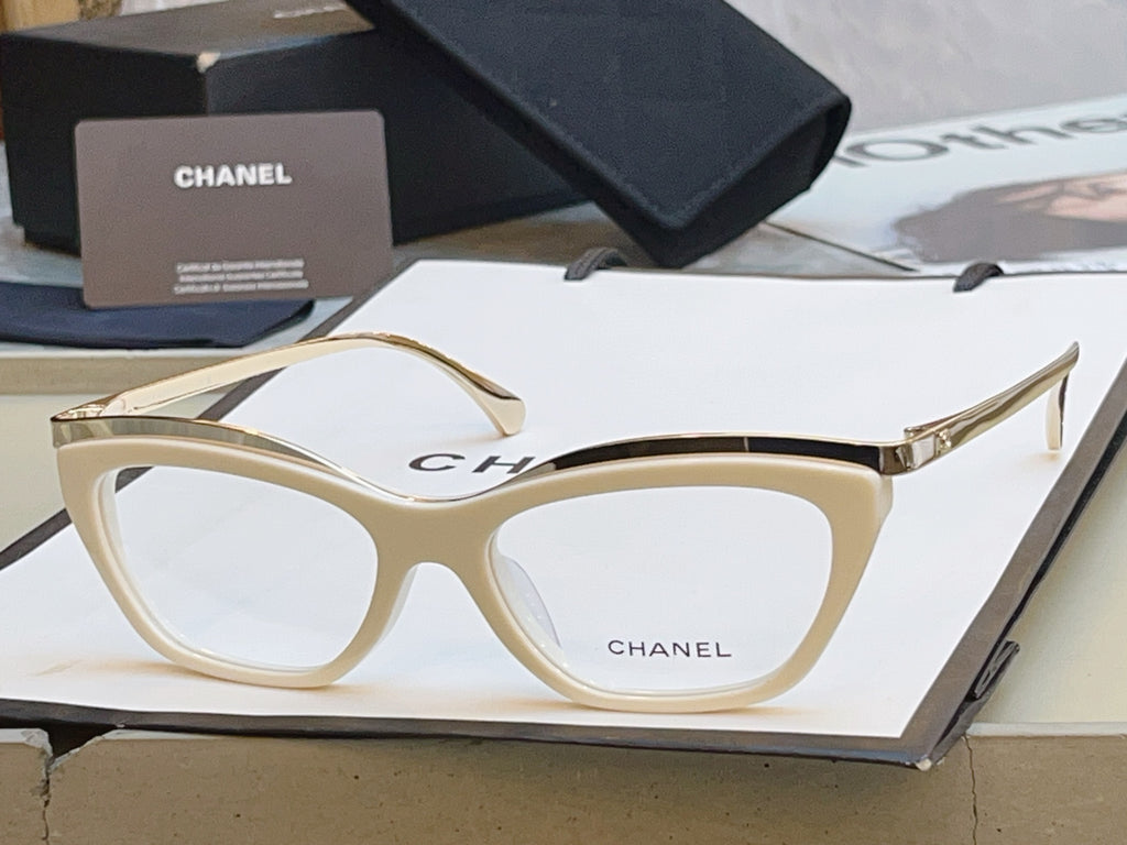 Chanel CH4299 Fashion Black Lens Sunglasses for Men & Women - 493500 - detail image 4