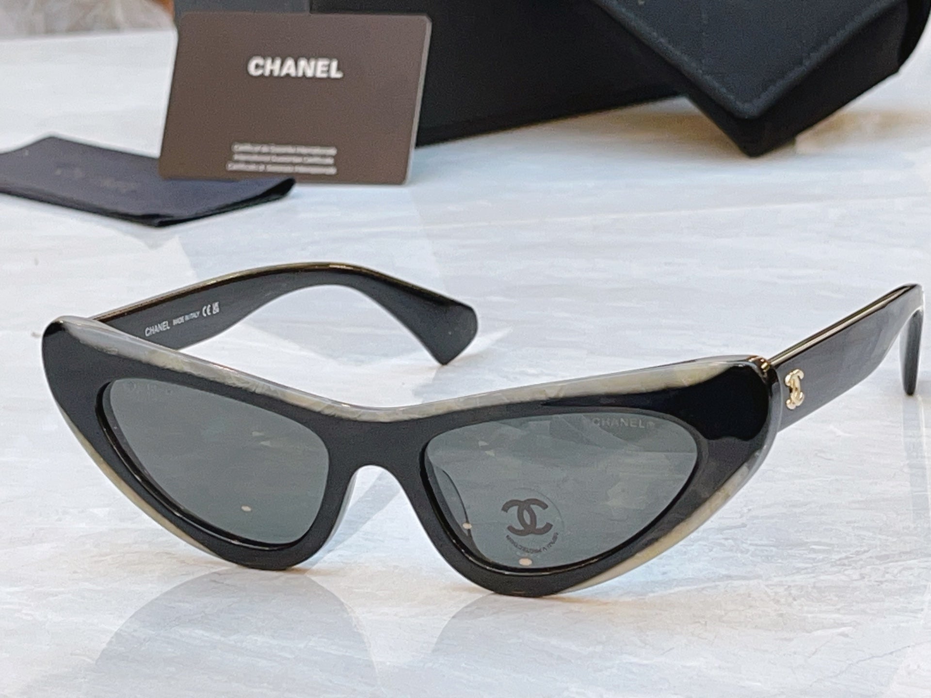 Chanel CH9203 Fashion Black Lens Sunglasses for Men & Women - detail image 7