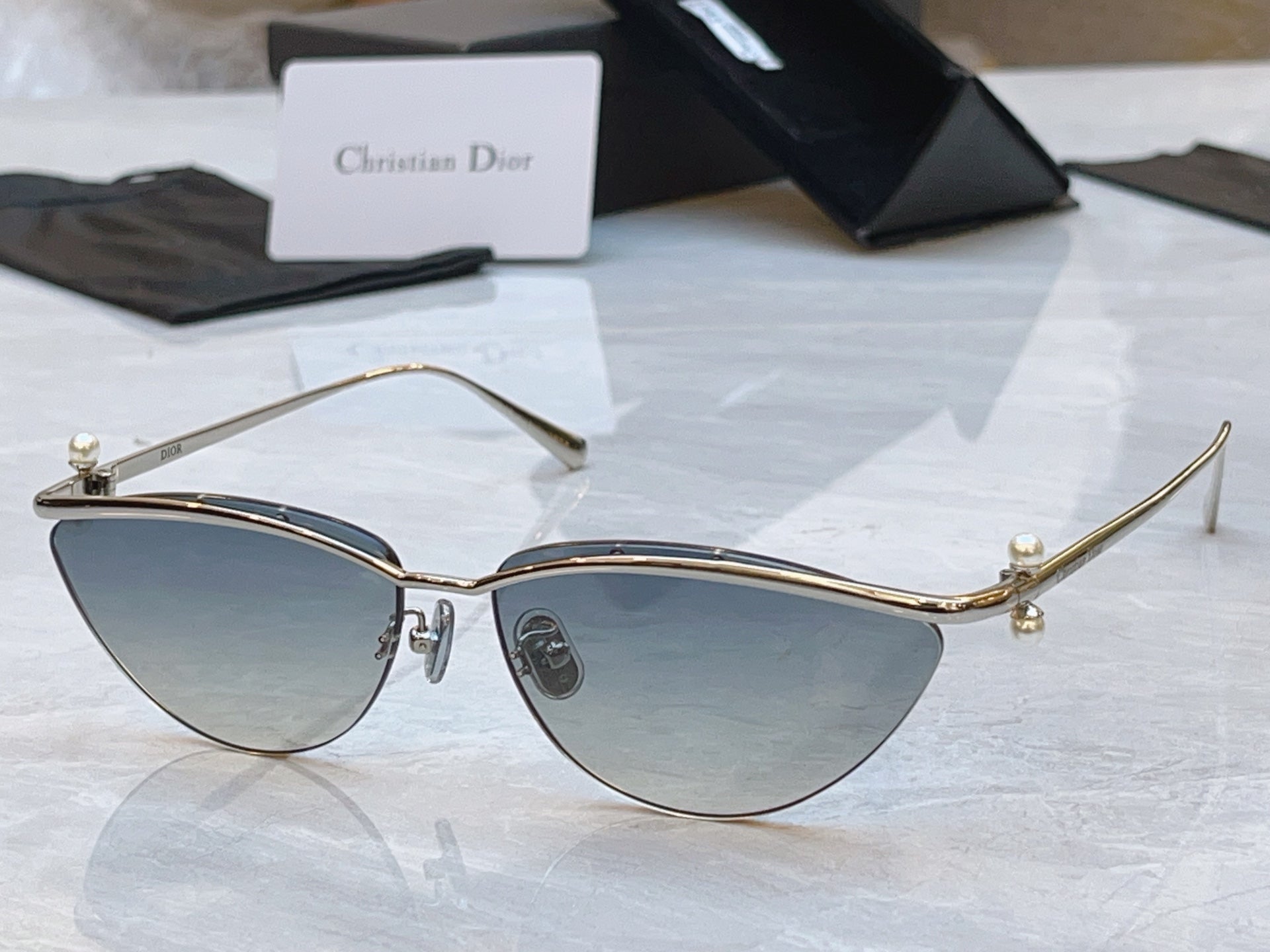 Dior DIORTRIBALES Fashion Blue Lens Sunglasses for Men & Women - detail image 6